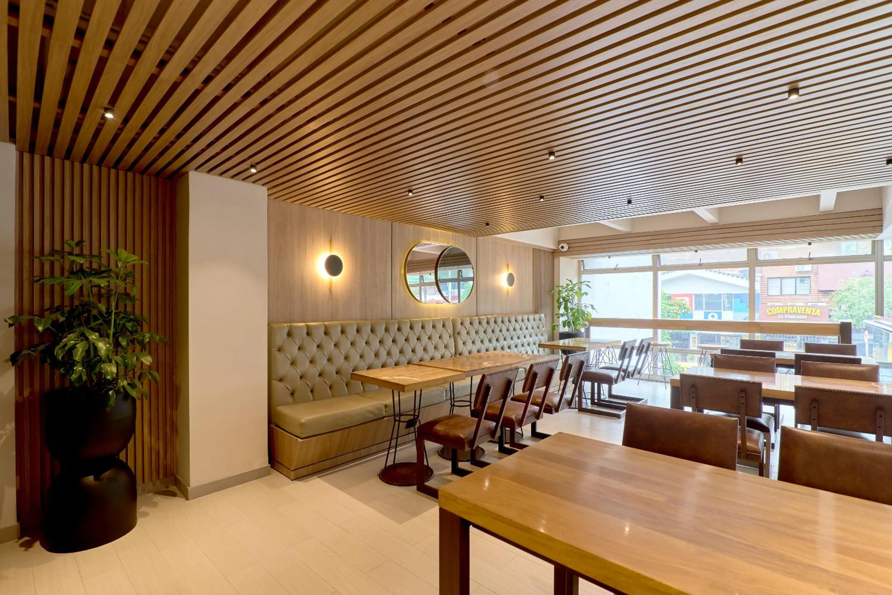 Restaurant/places to eat in Hotel Dix