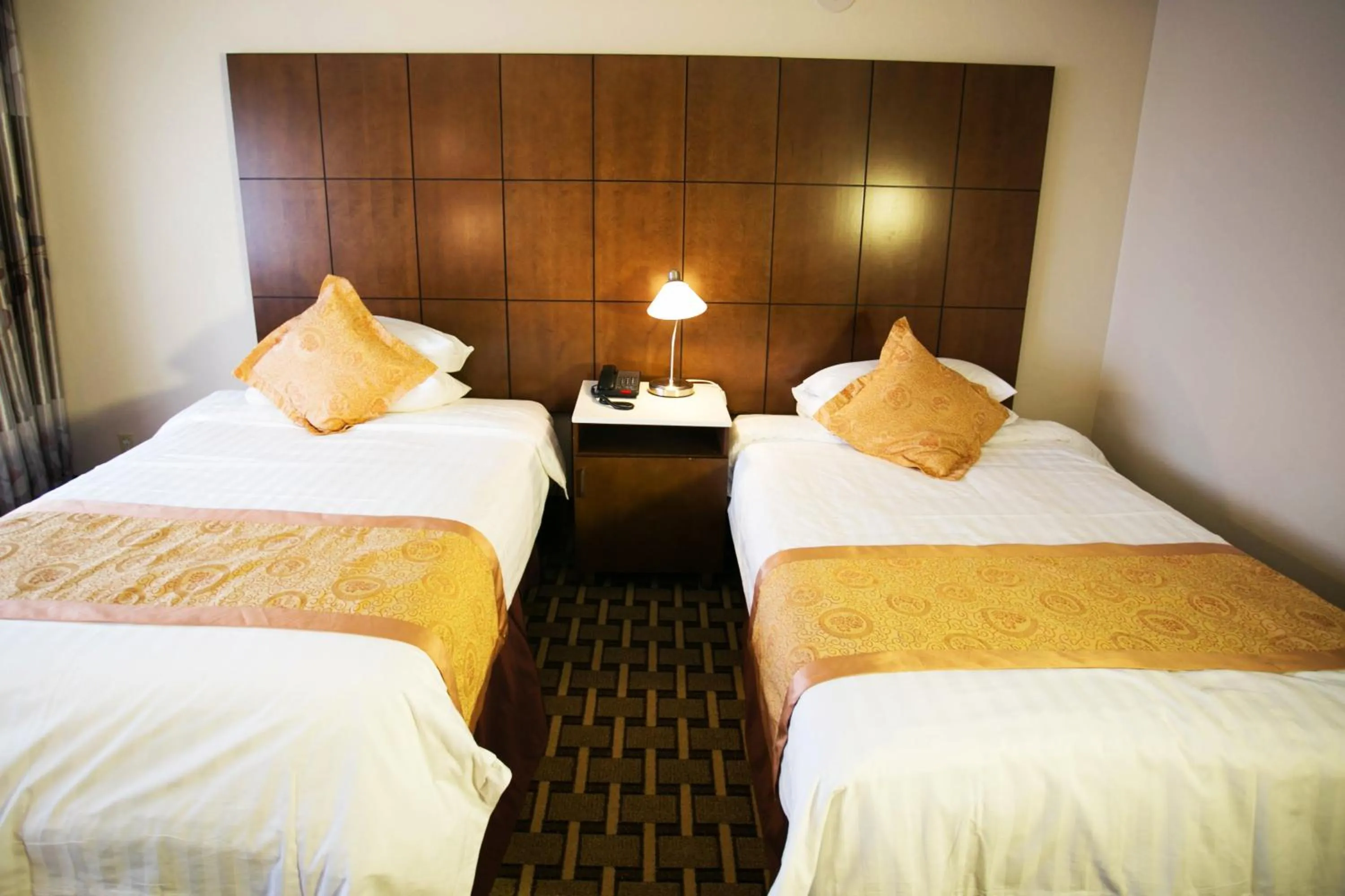 Decorative detail, Bed in LA Crystal Hotel -Los Angeles-Long Beach Area