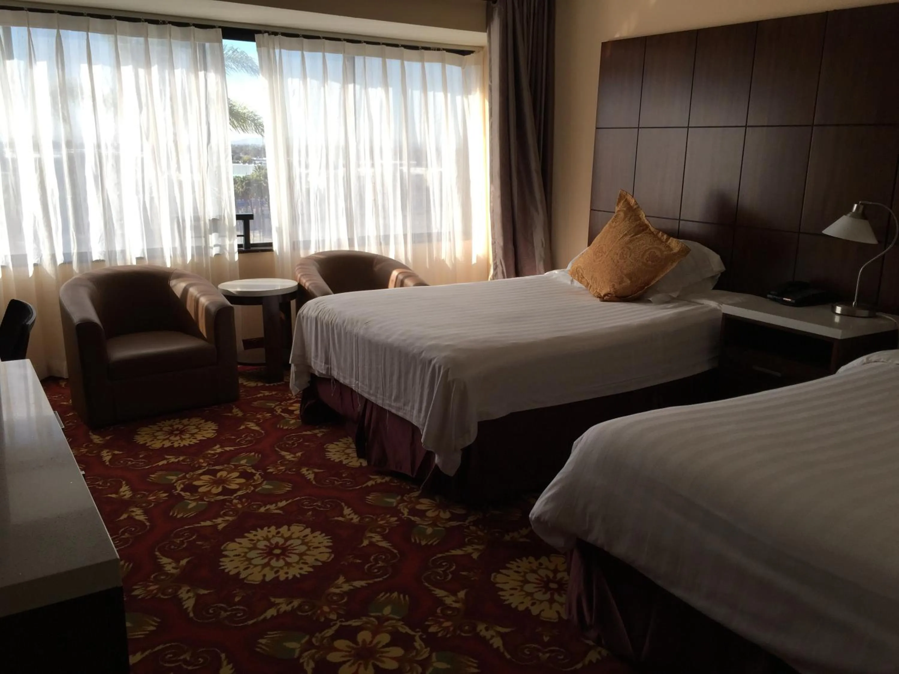 Bedroom, Bed in LA Crystal Hotel -Los Angeles-Long Beach Area