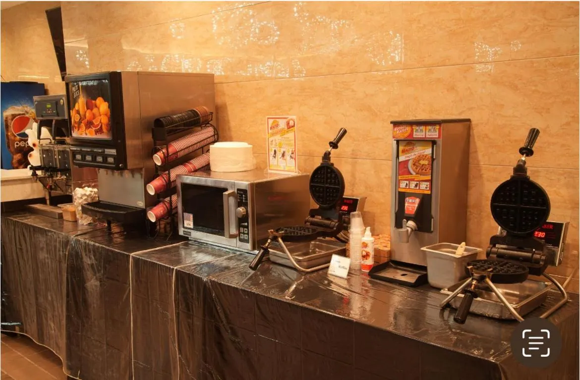 Food and drinks in LA Crystal Hotel -Los Angeles-Long Beach Area