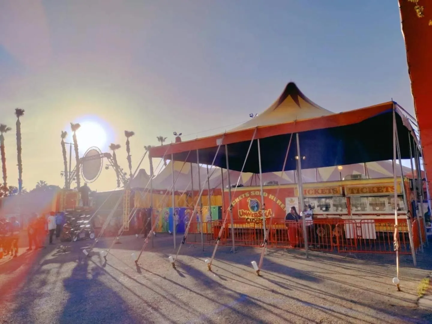 Entertainment in LA Crystal Hotel -Los Angeles-Long Beach Area