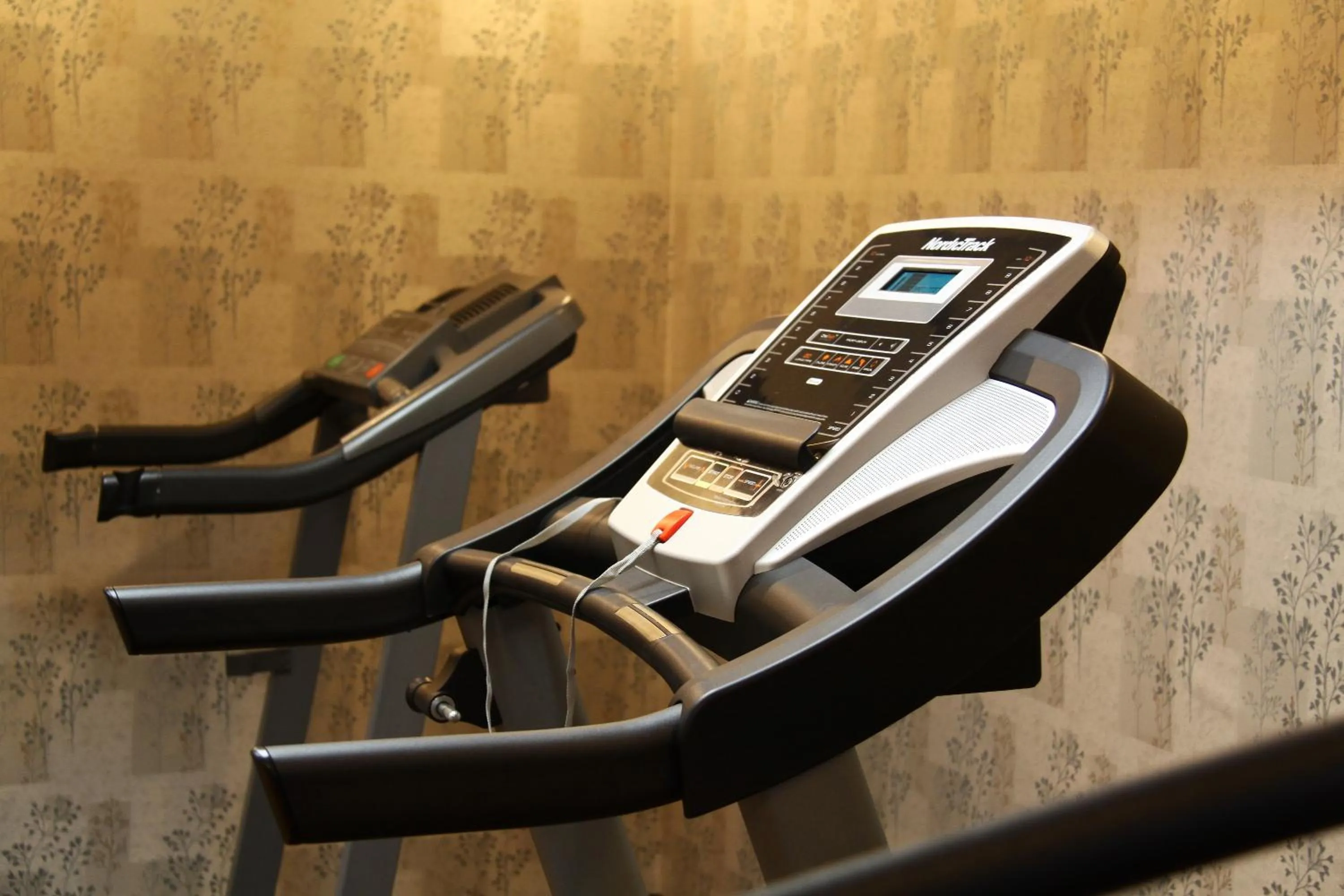 Fitness centre/facilities in LA Crystal Hotel -Los Angeles-Long Beach Area