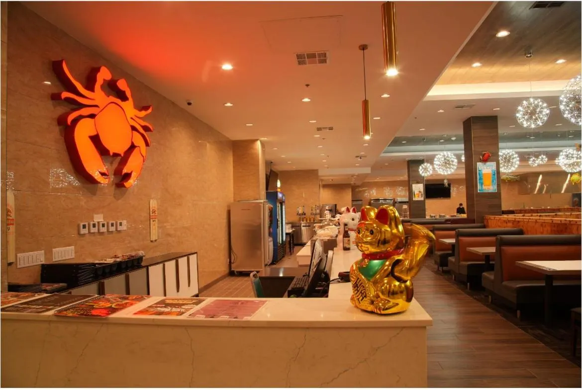 Restaurant/places to eat in LA Crystal Hotel -Los Angeles-Long Beach Area