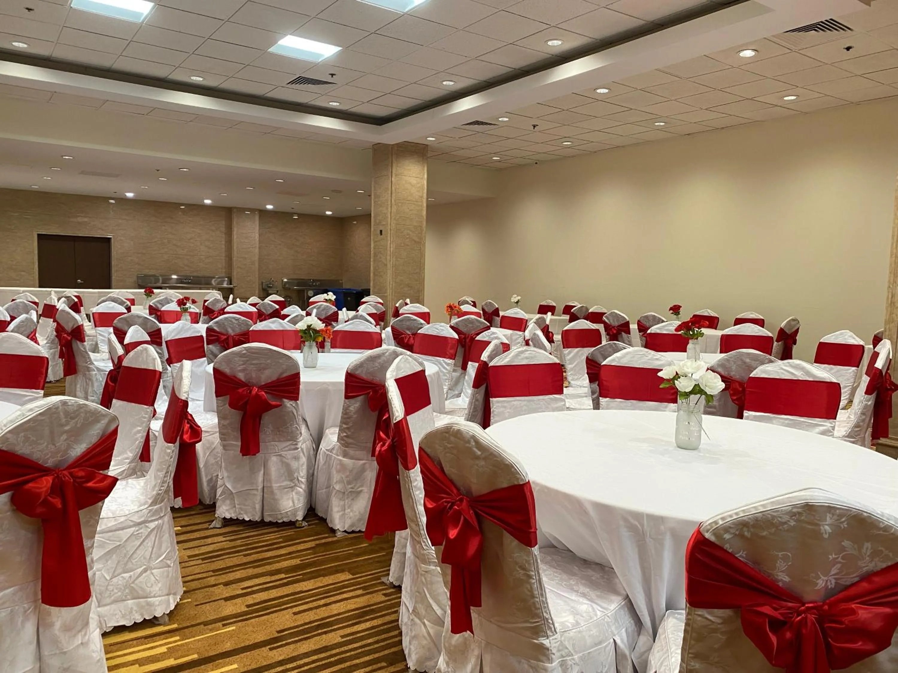 Banquet/Function facilities in LA Crystal Hotel -Los Angeles-Long Beach Area
