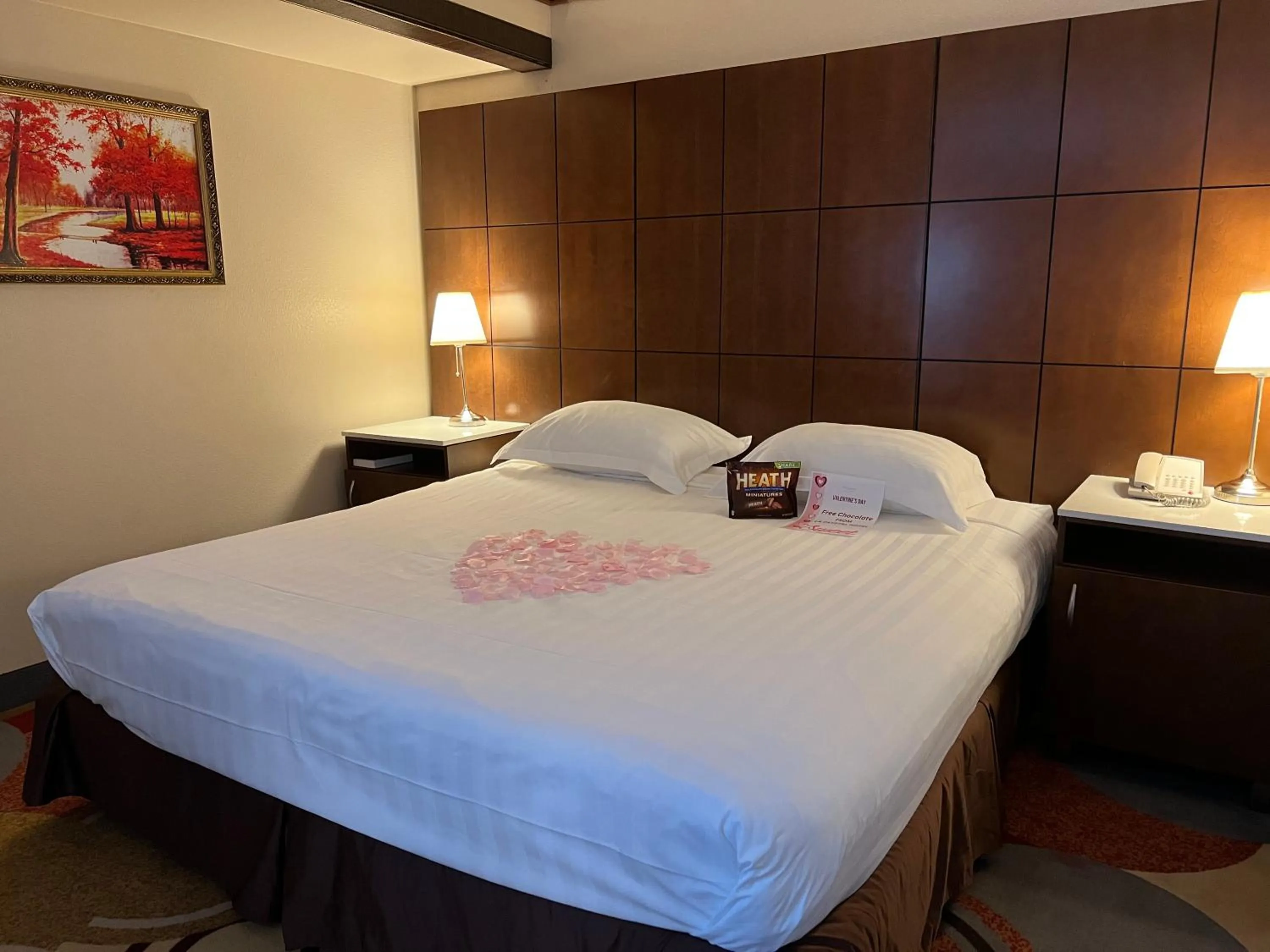 Bed in LA Crystal Hotel -Los Angeles-Long Beach Area