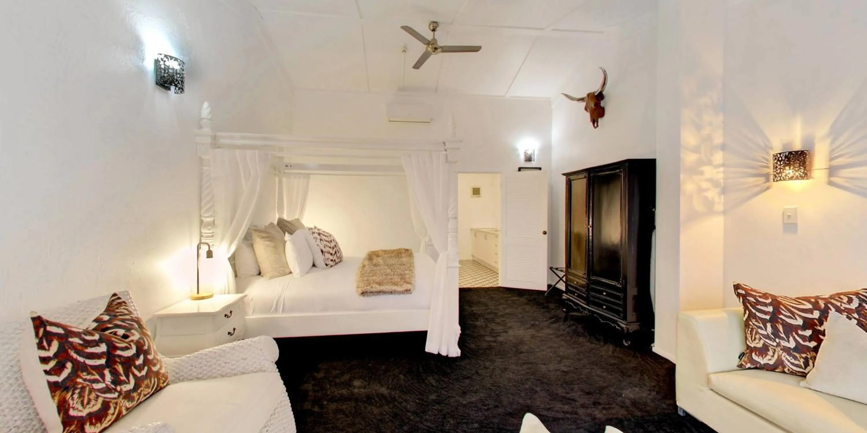 Bedroom, Bed in Orewa Beachcomber