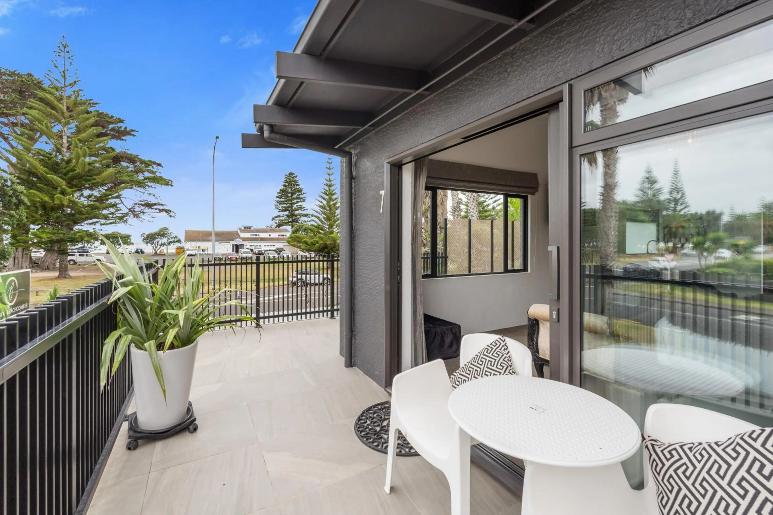 Patio in Orewa Beachcomber