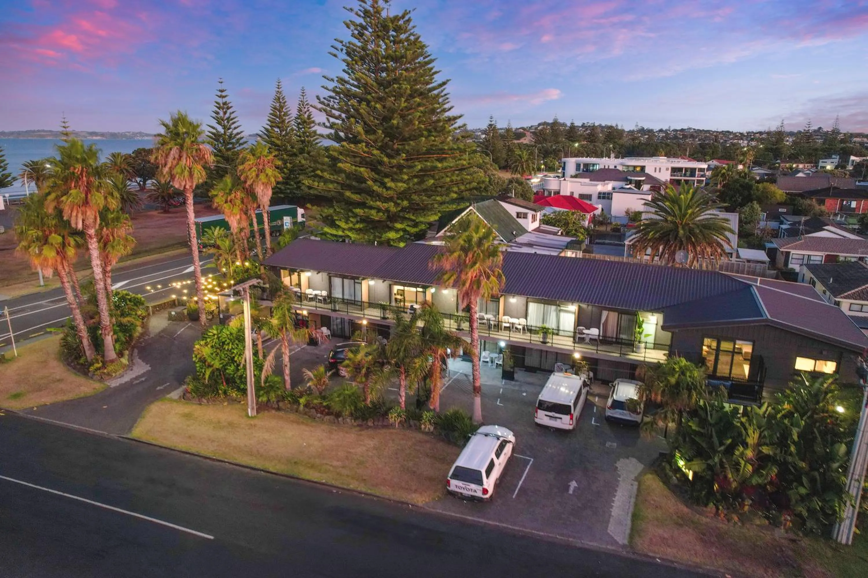 Property building in Orewa Beachcomber