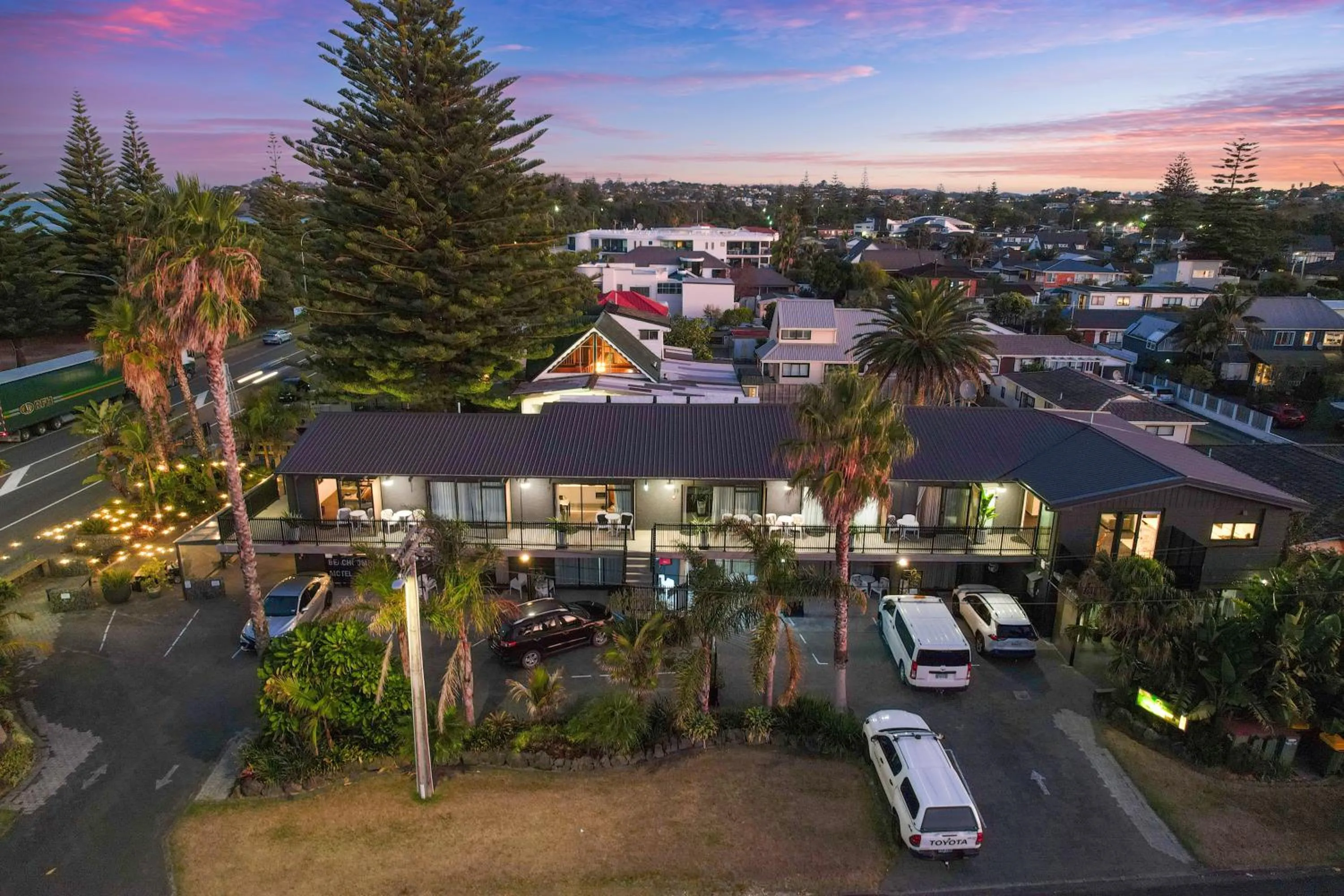 Property building in Orewa Beachcomber