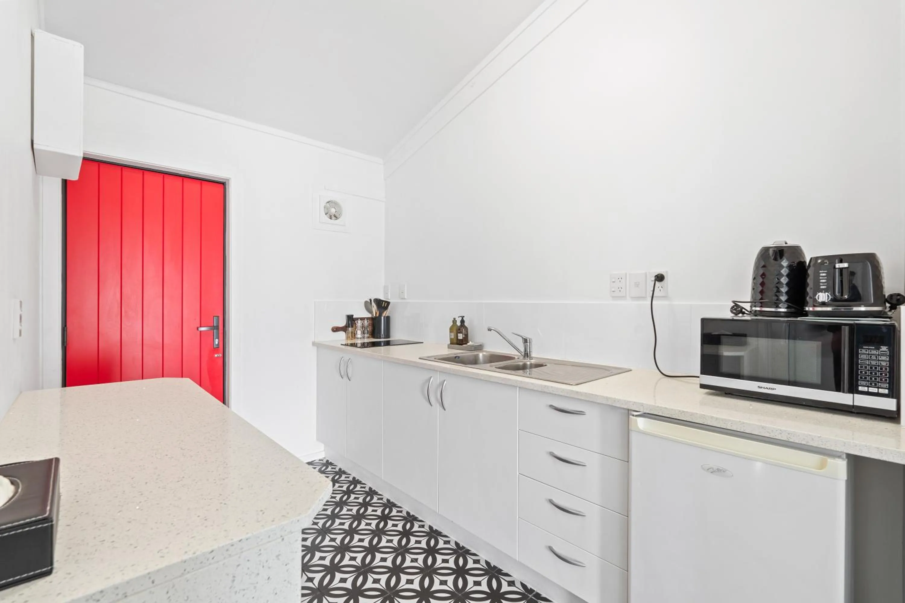 kitchen in Orewa Beachcomber