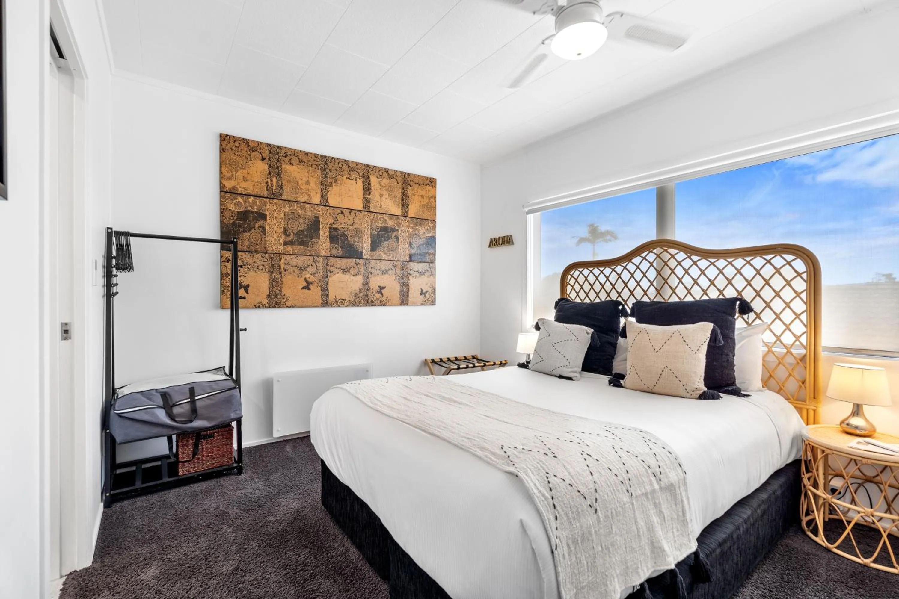 Bedroom, Bed in Orewa Beachcomber