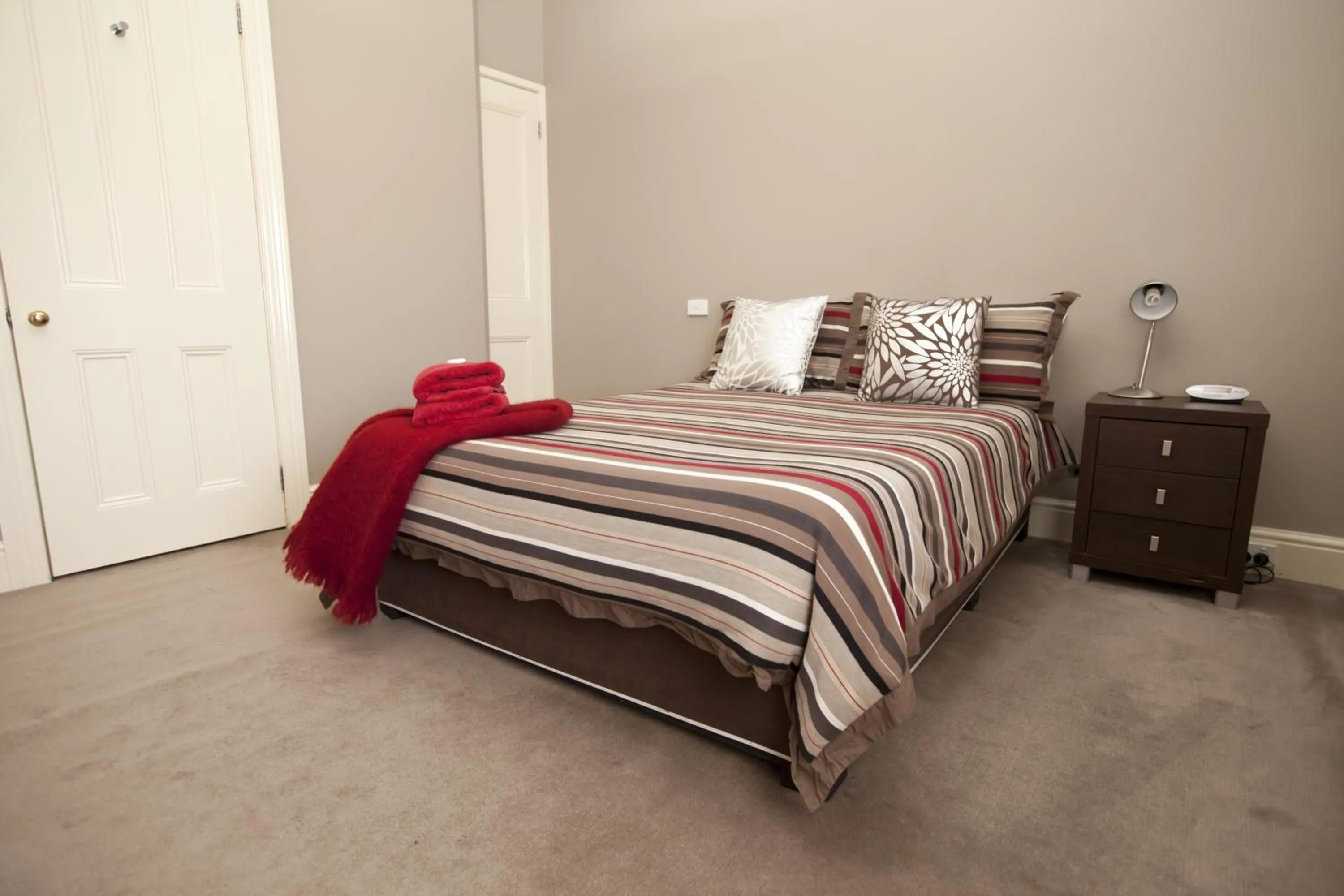 Bedroom, Bed in Allawah Bendigo