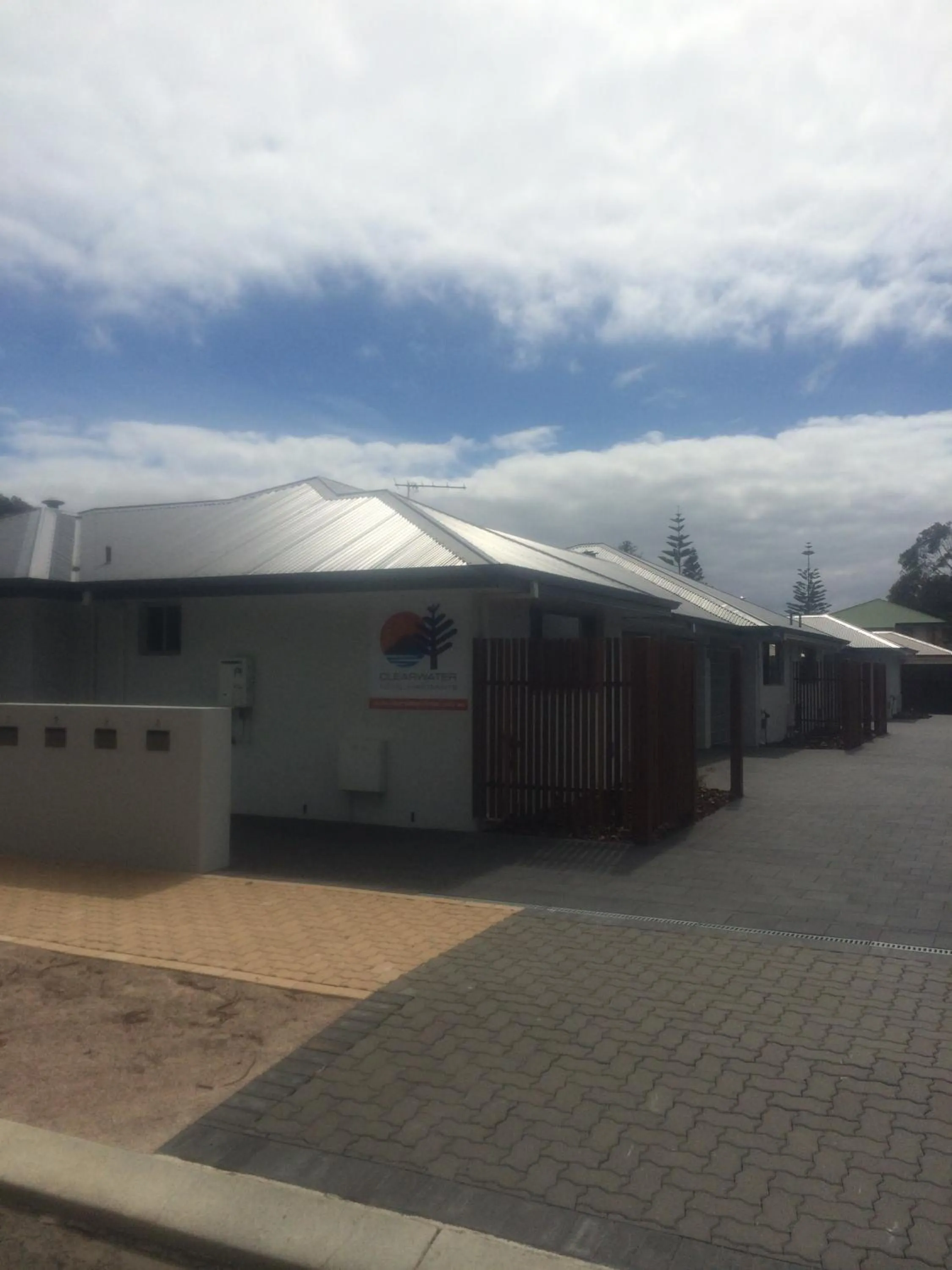 Facade/entrance in Clearwater Motel Apartments