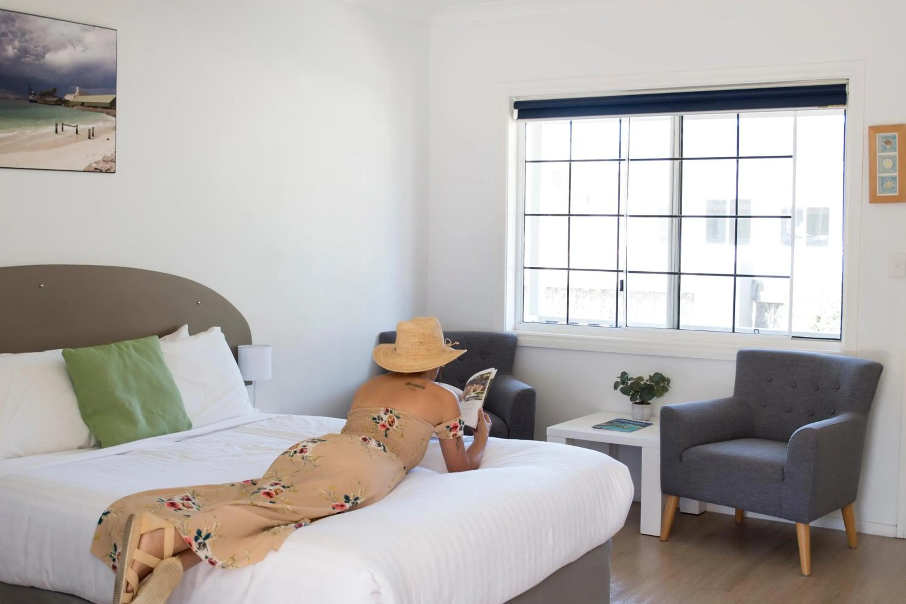 Bed in Clearwater Motel Apartments