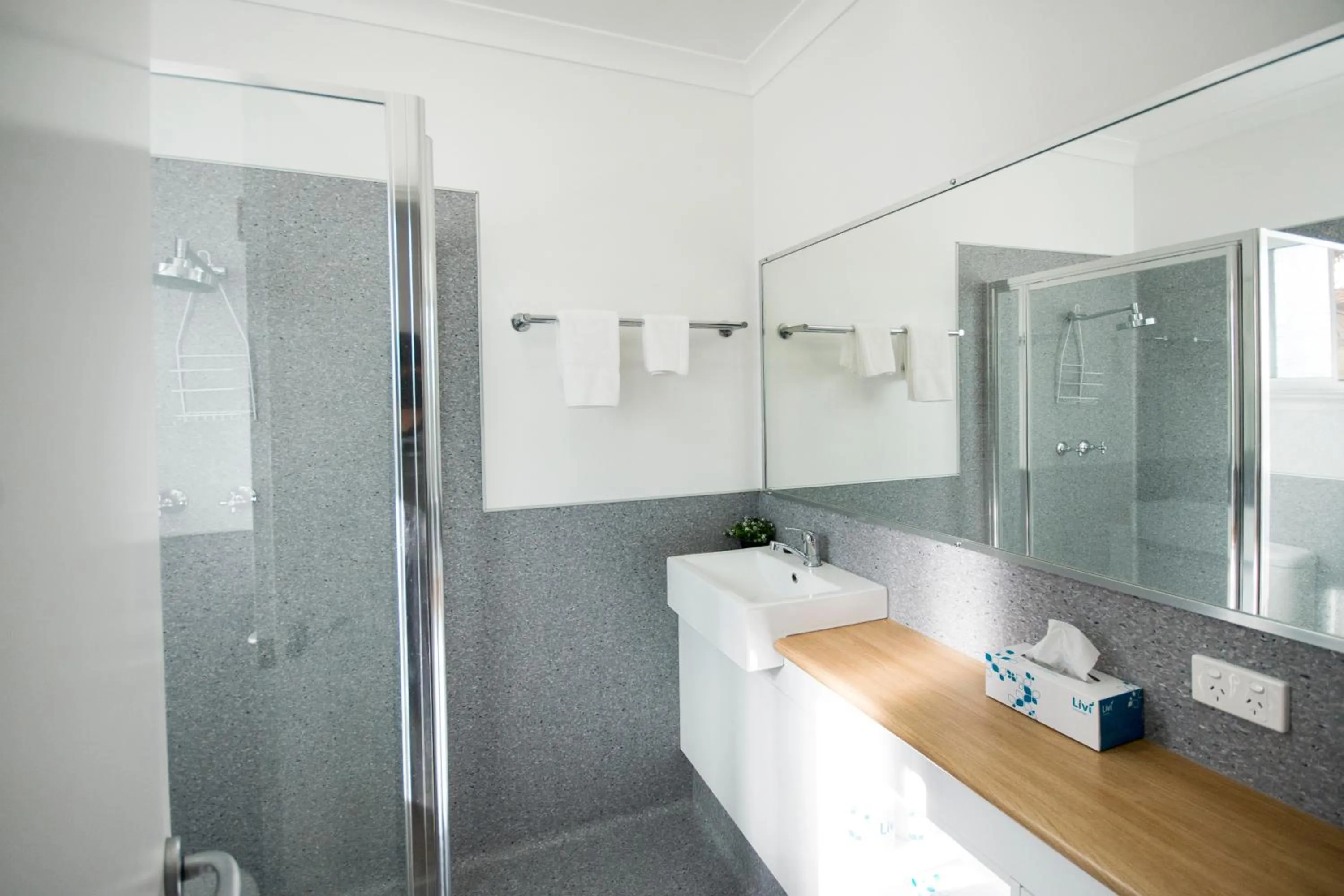 Shower in Clearwater Motel Apartments