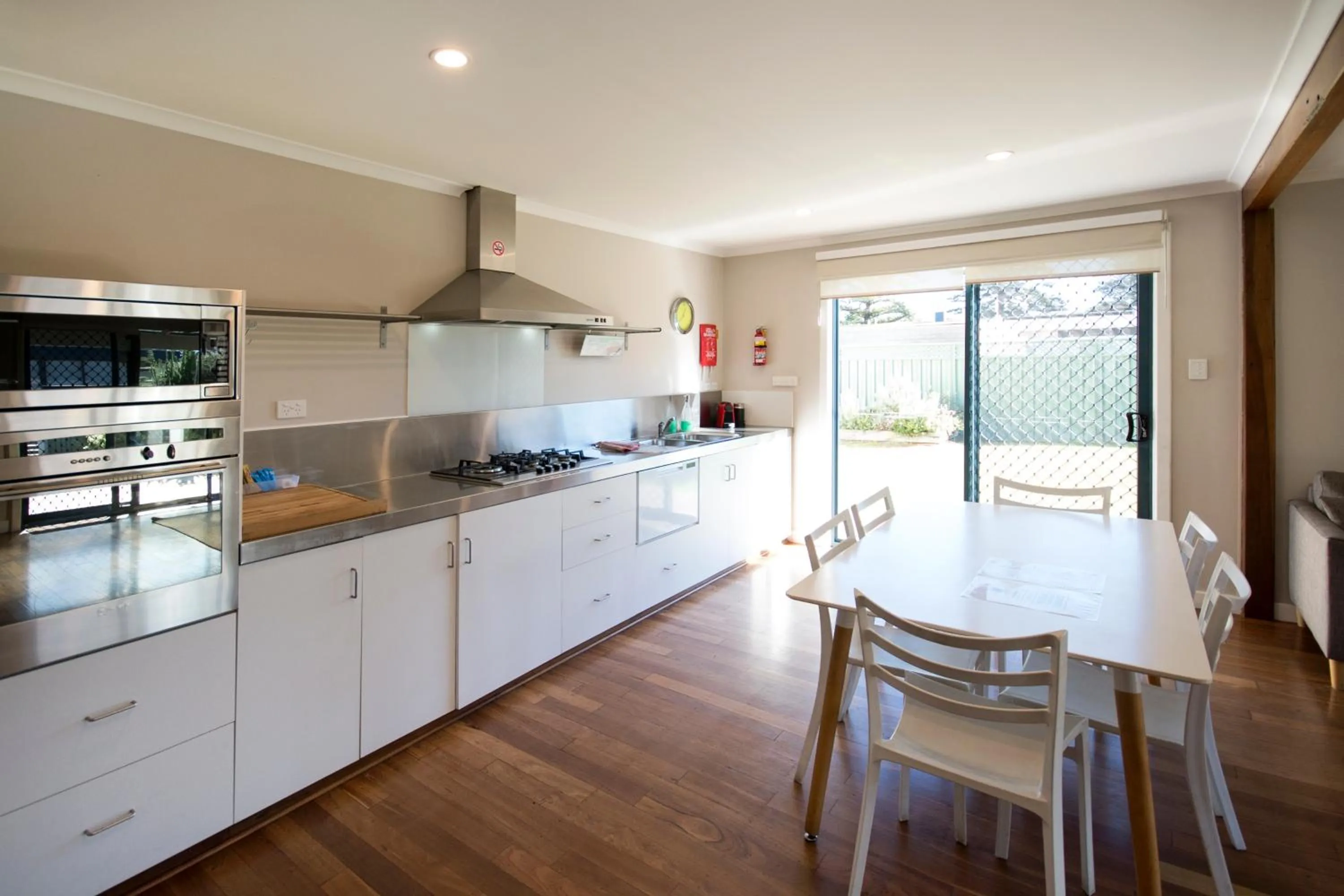 Kitchen or kitchenette in Clearwater Motel Apartments