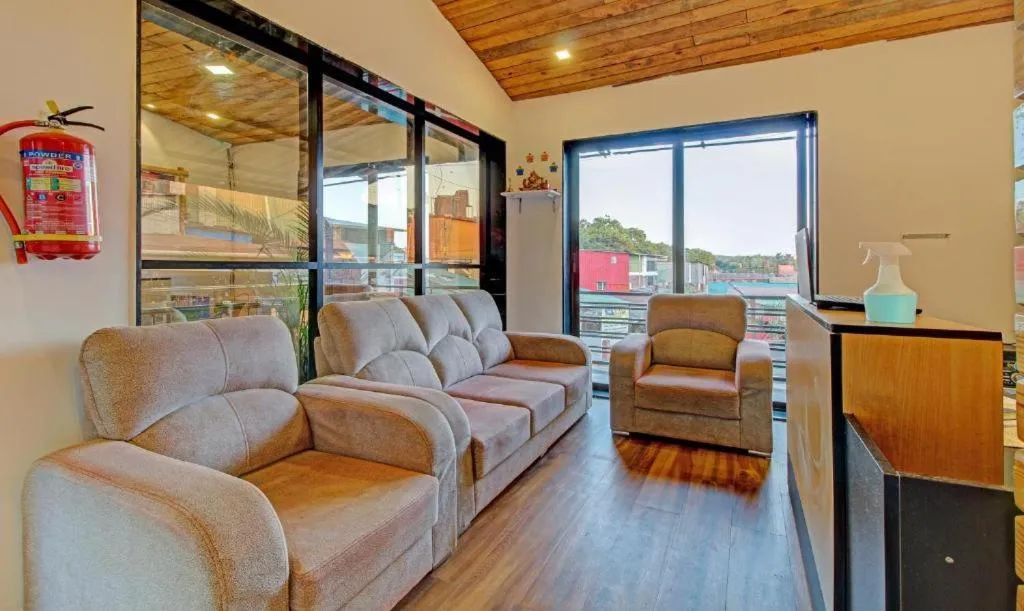Seating area in Hotel Green Woods