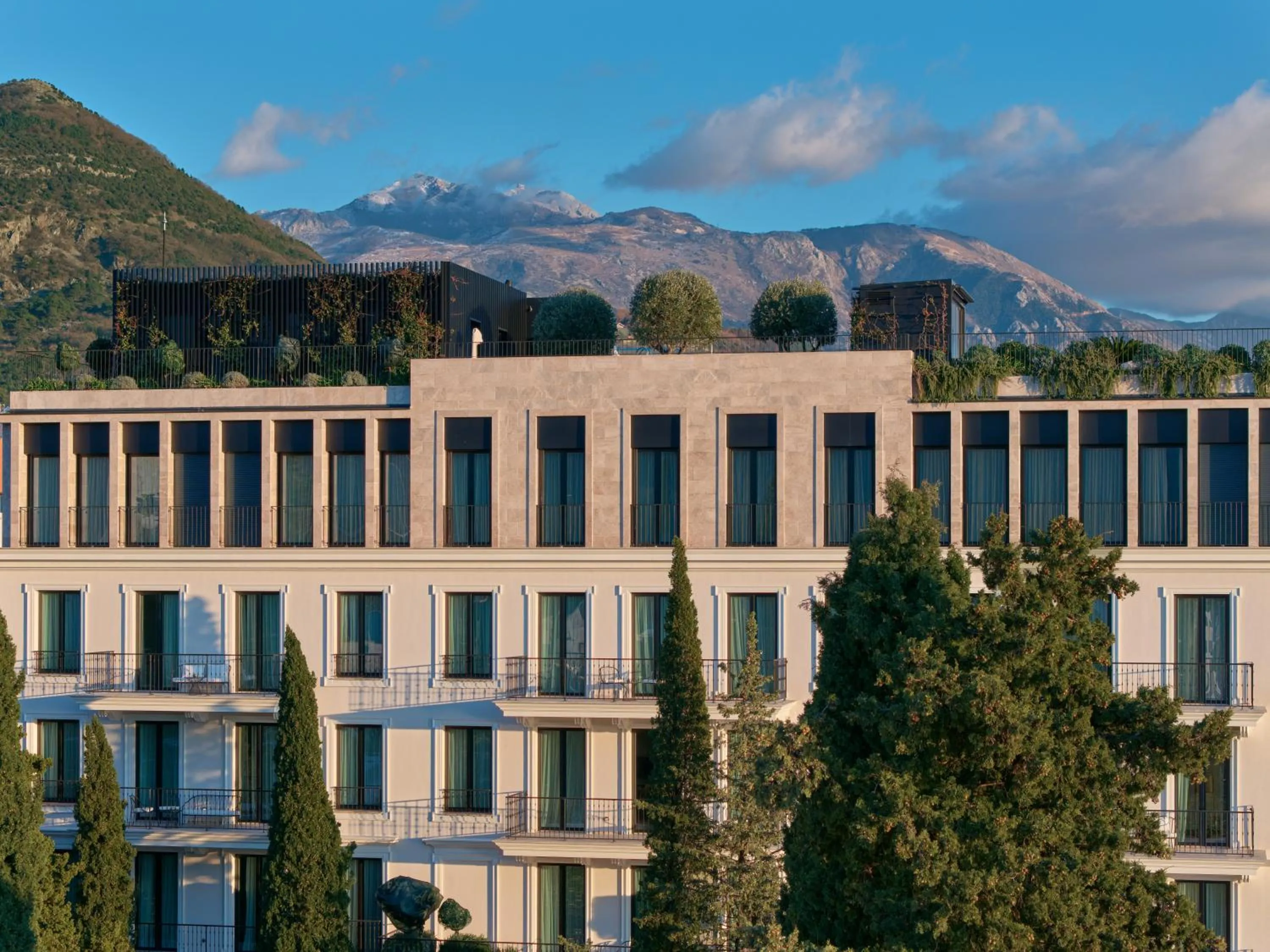 Property building in Boutique Hotel Porto Palace