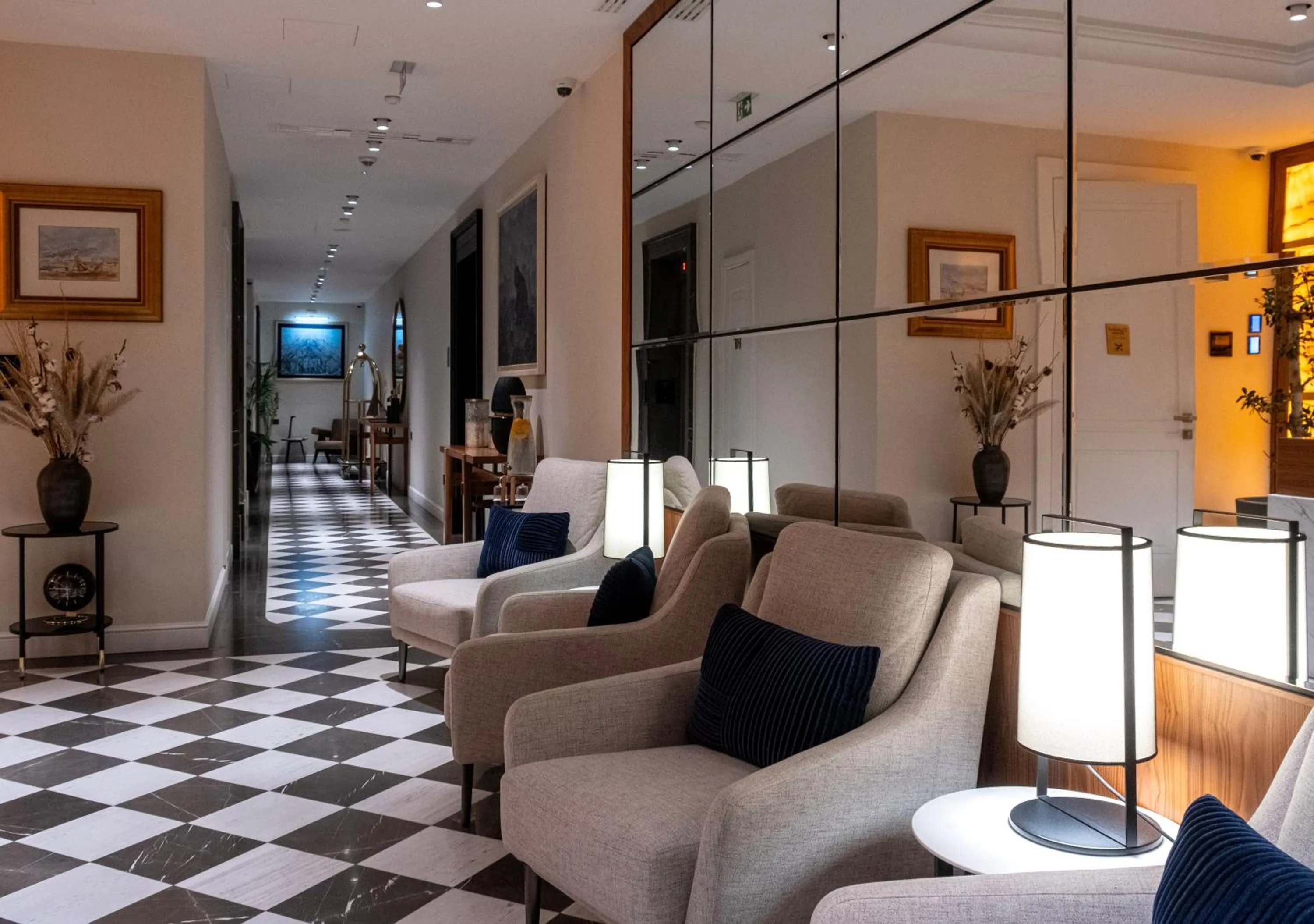 Lobby or reception in Boutique Hotel Porto Palace