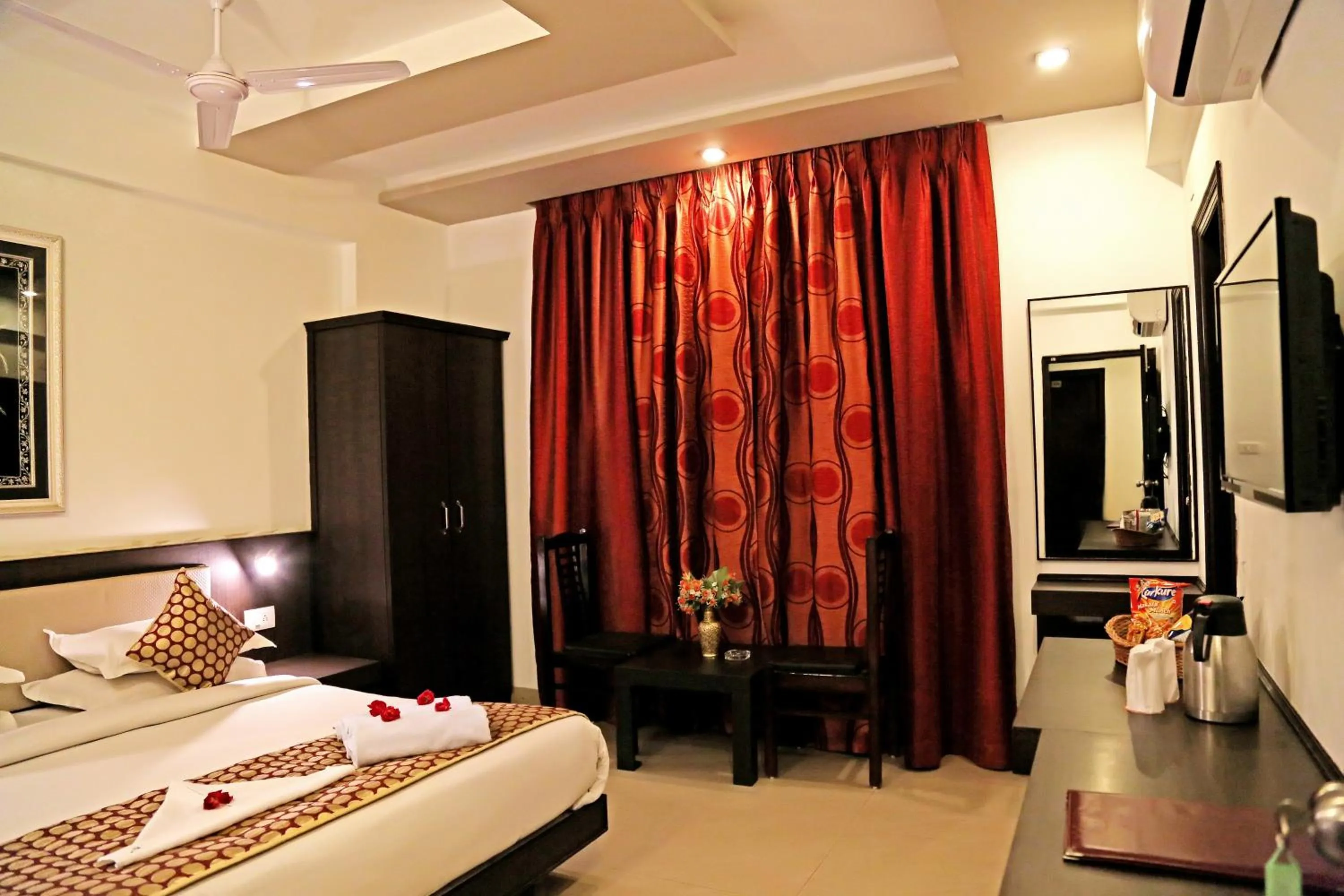 Bed in Narayans Leela Inn