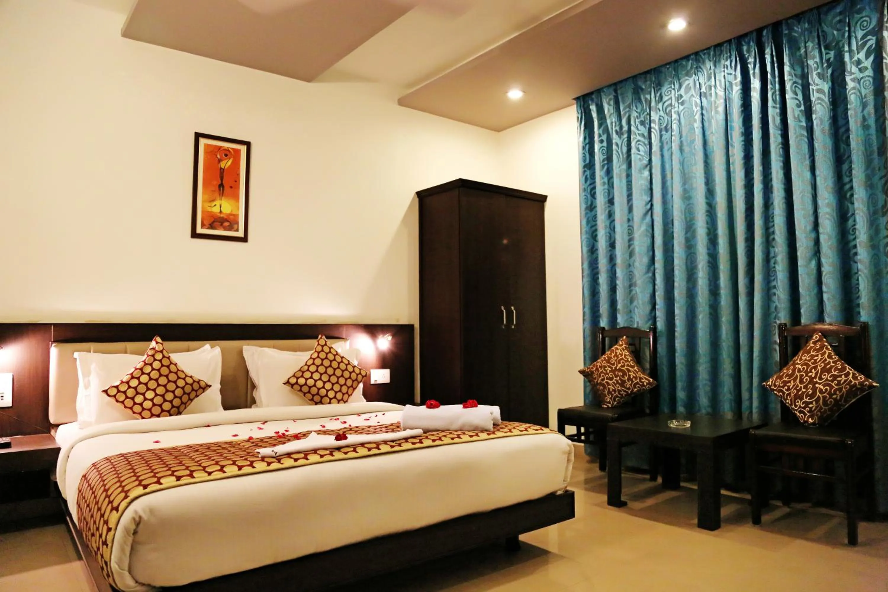 Bed in Narayans Leela Inn