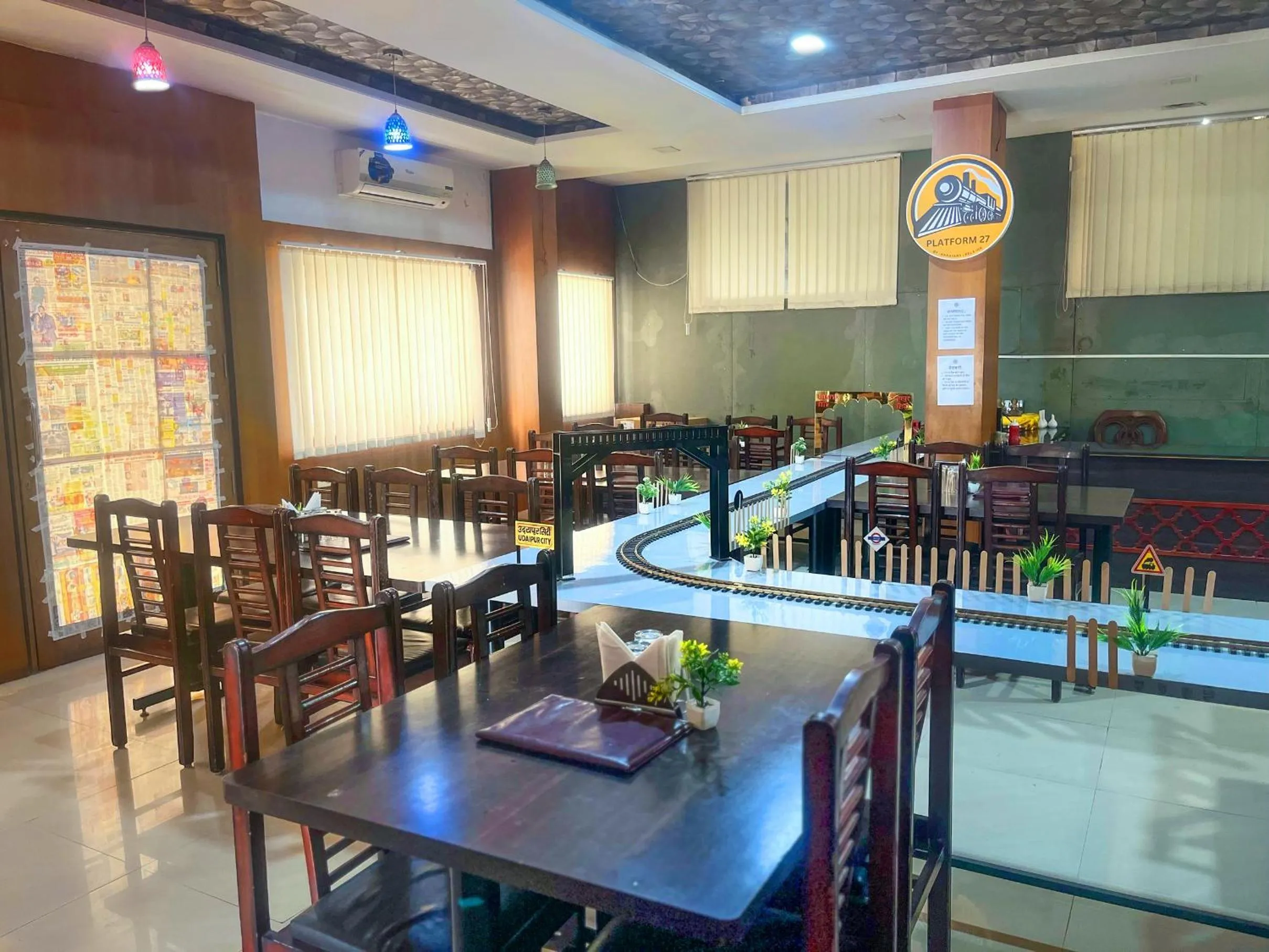 Restaurant/places to eat in Narayans Leela Inn