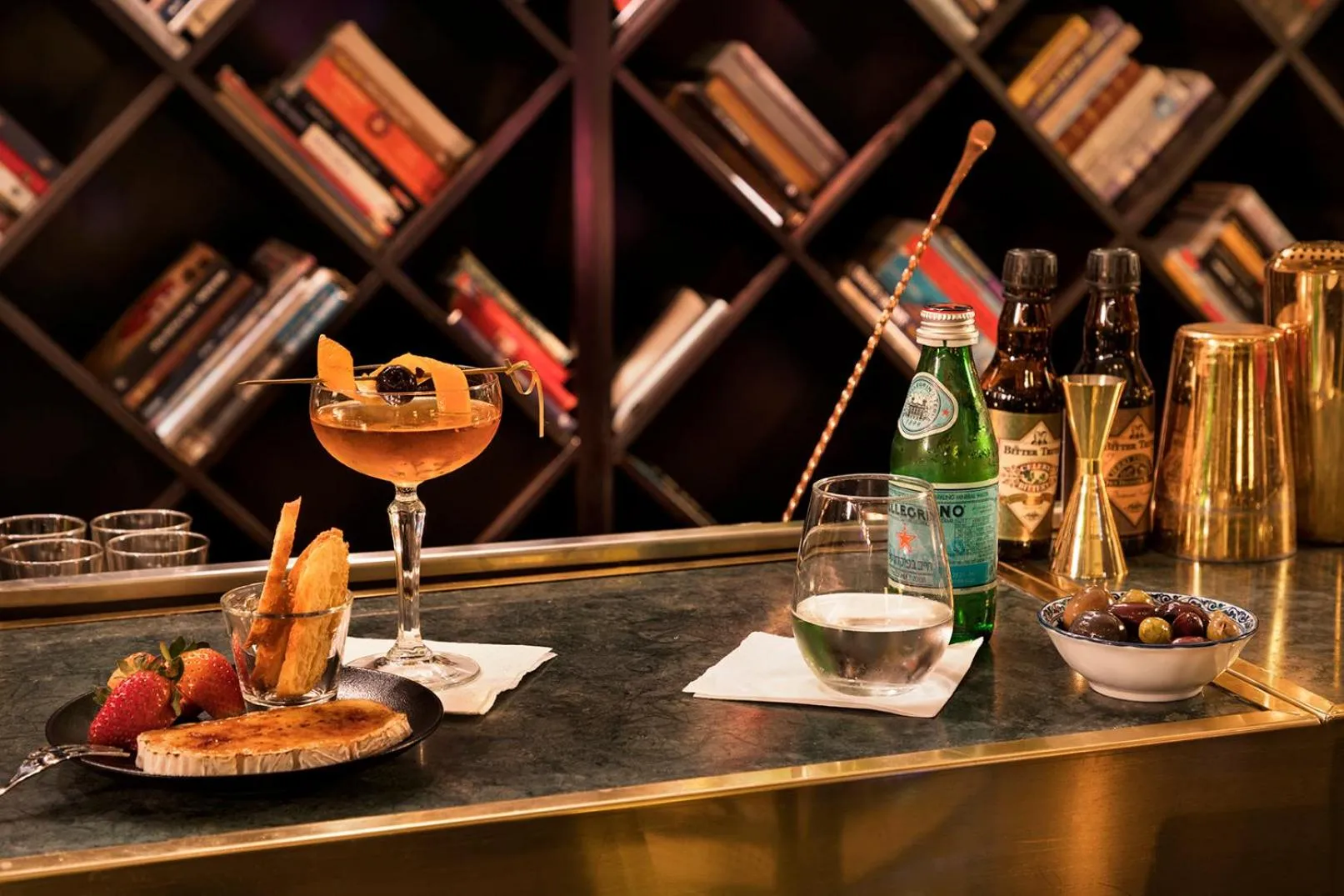 Lounge or bar in Brown Beach House Tel-Aviv, a member of Brown Hotels