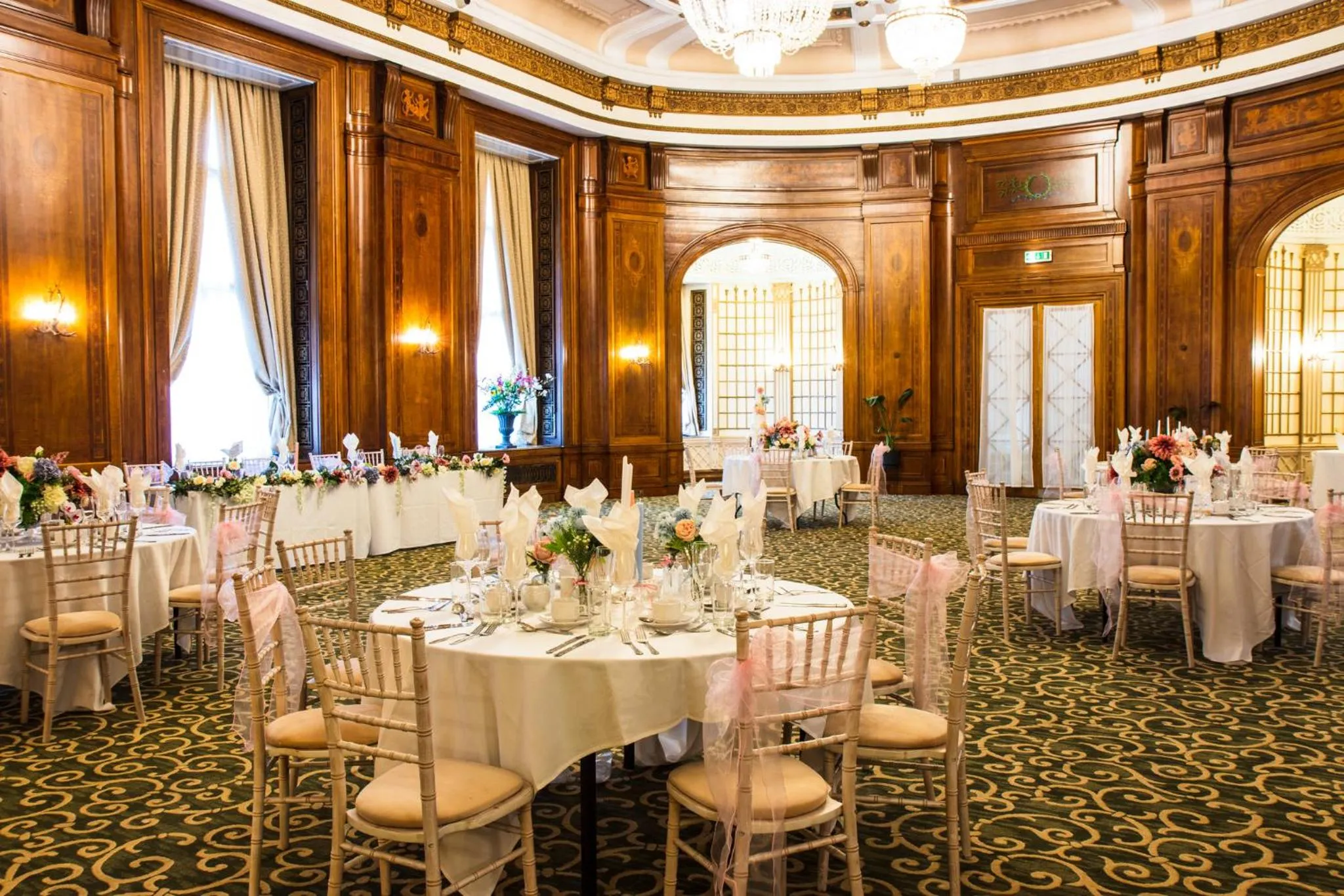 Restaurant/places to eat in Adelphi Hotel