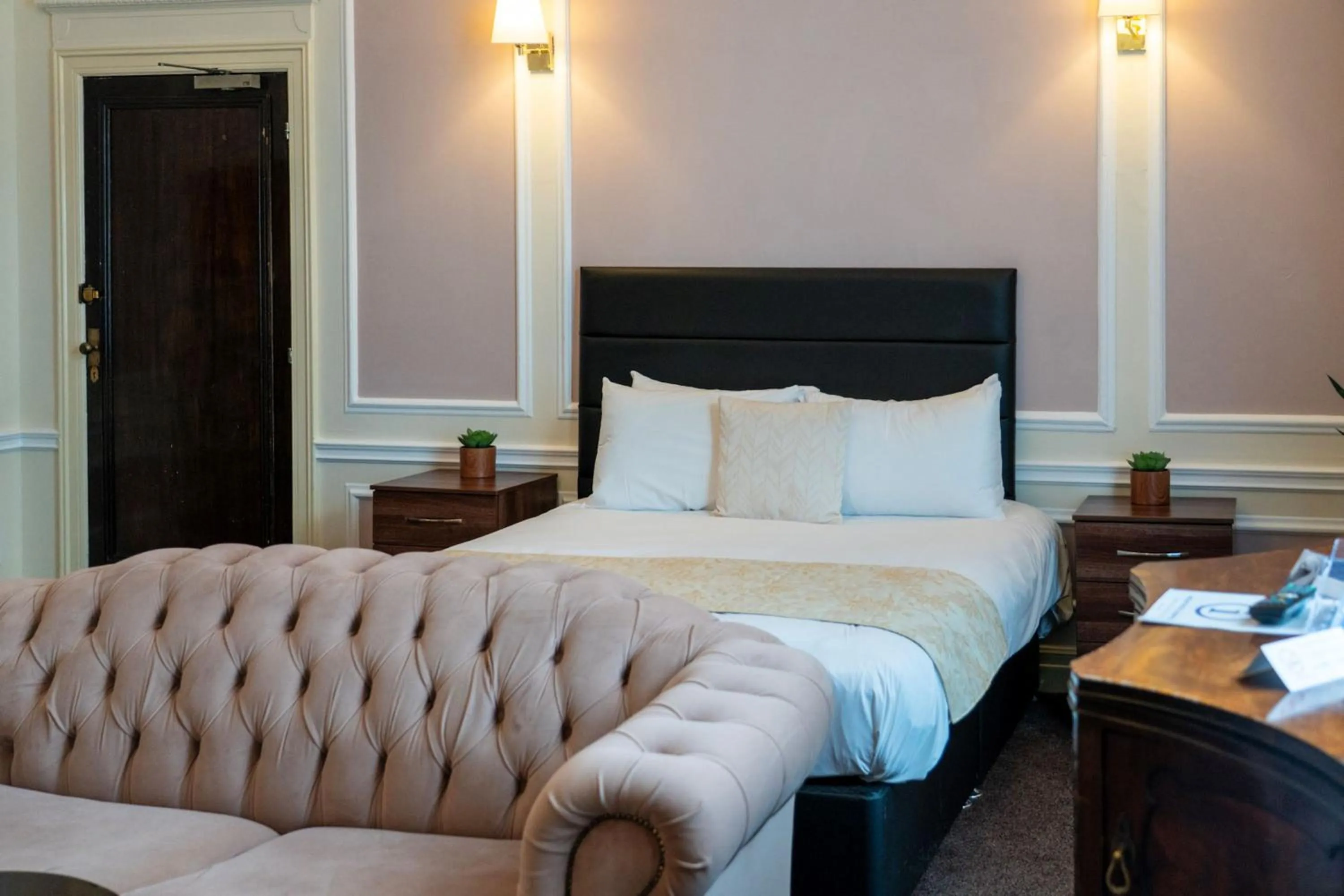 Bed in Adelphi Hotel