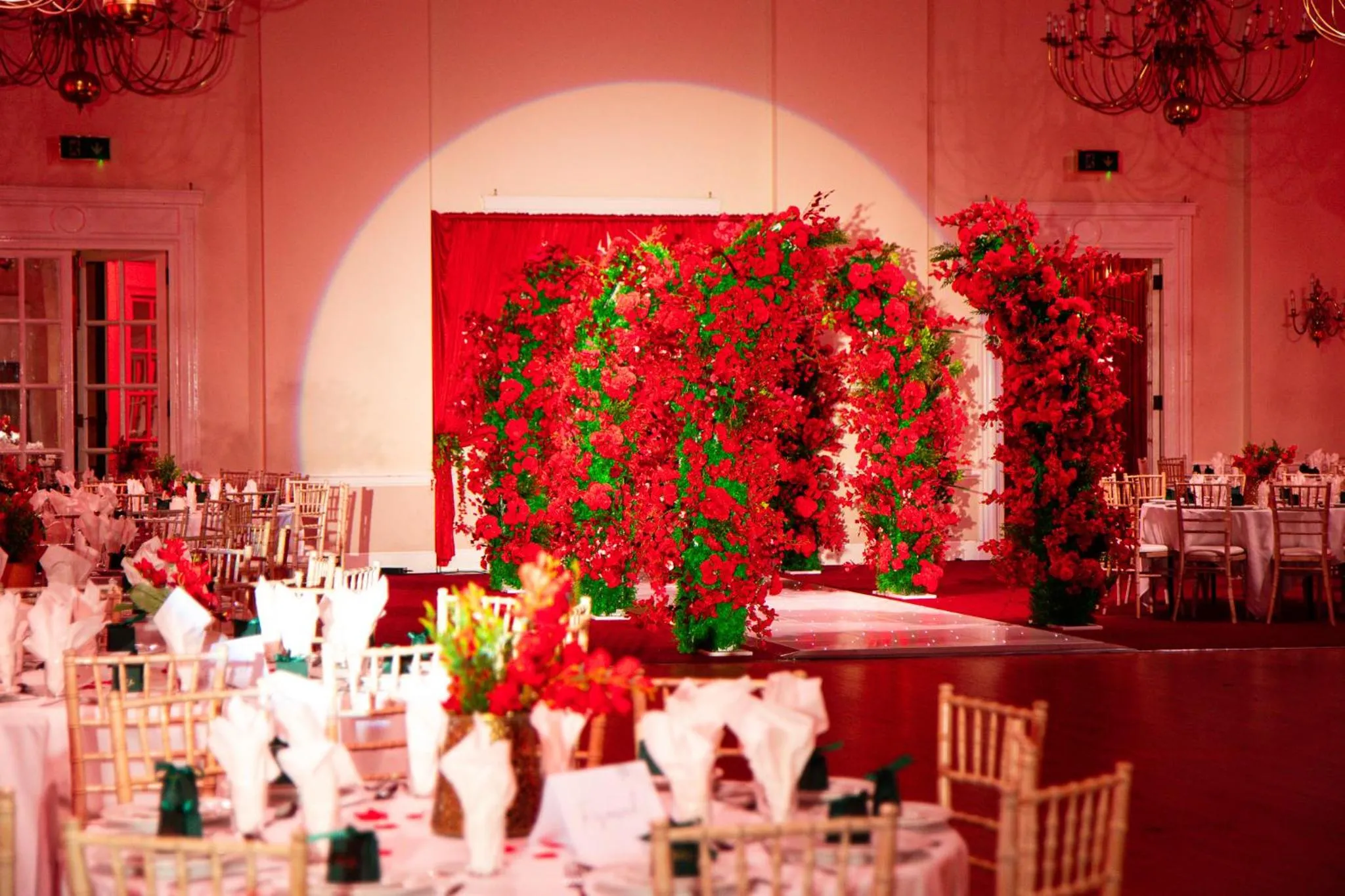 Food and drinks in Adelphi Hotel