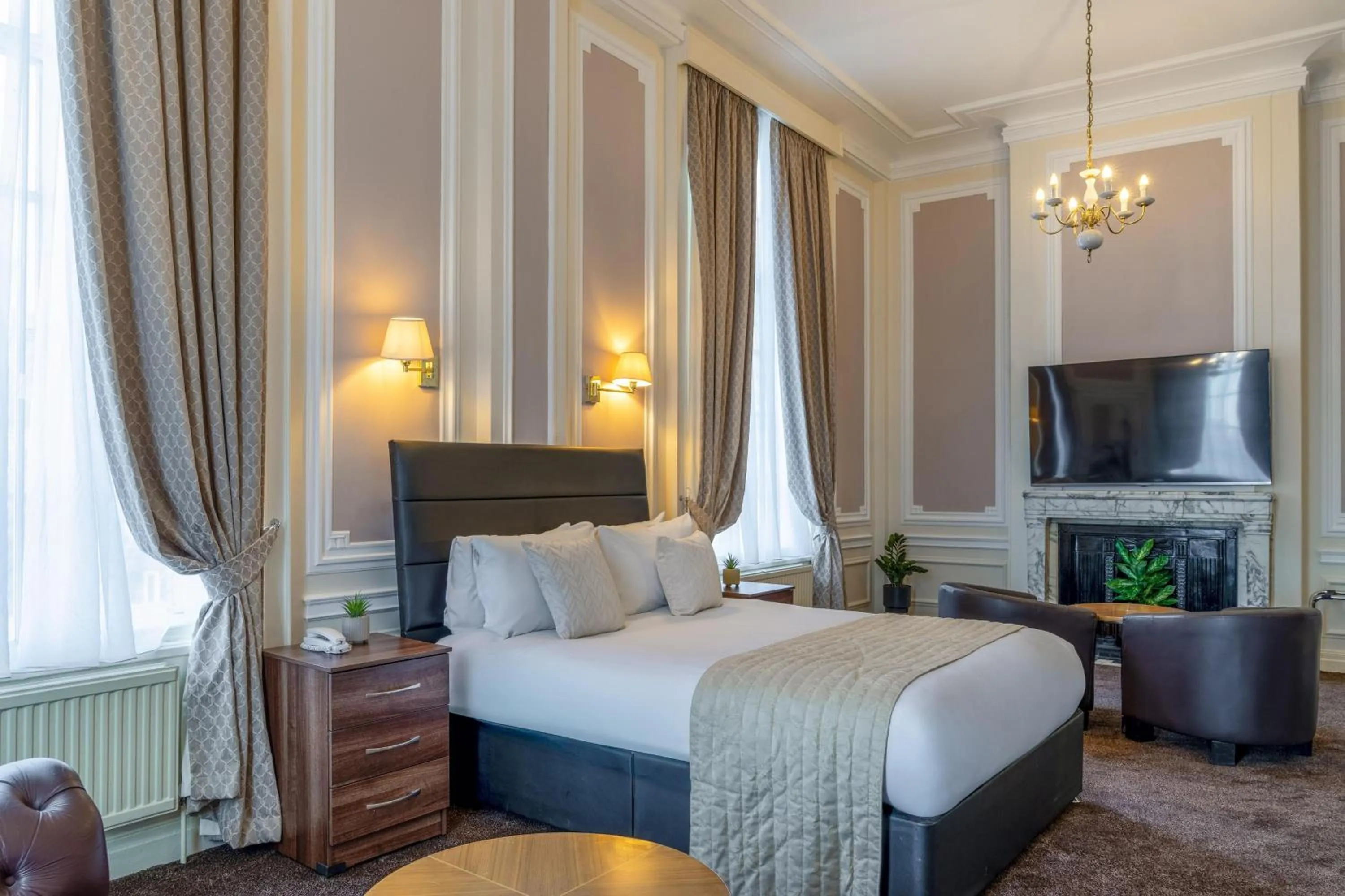 Bed in Adelphi Hotel