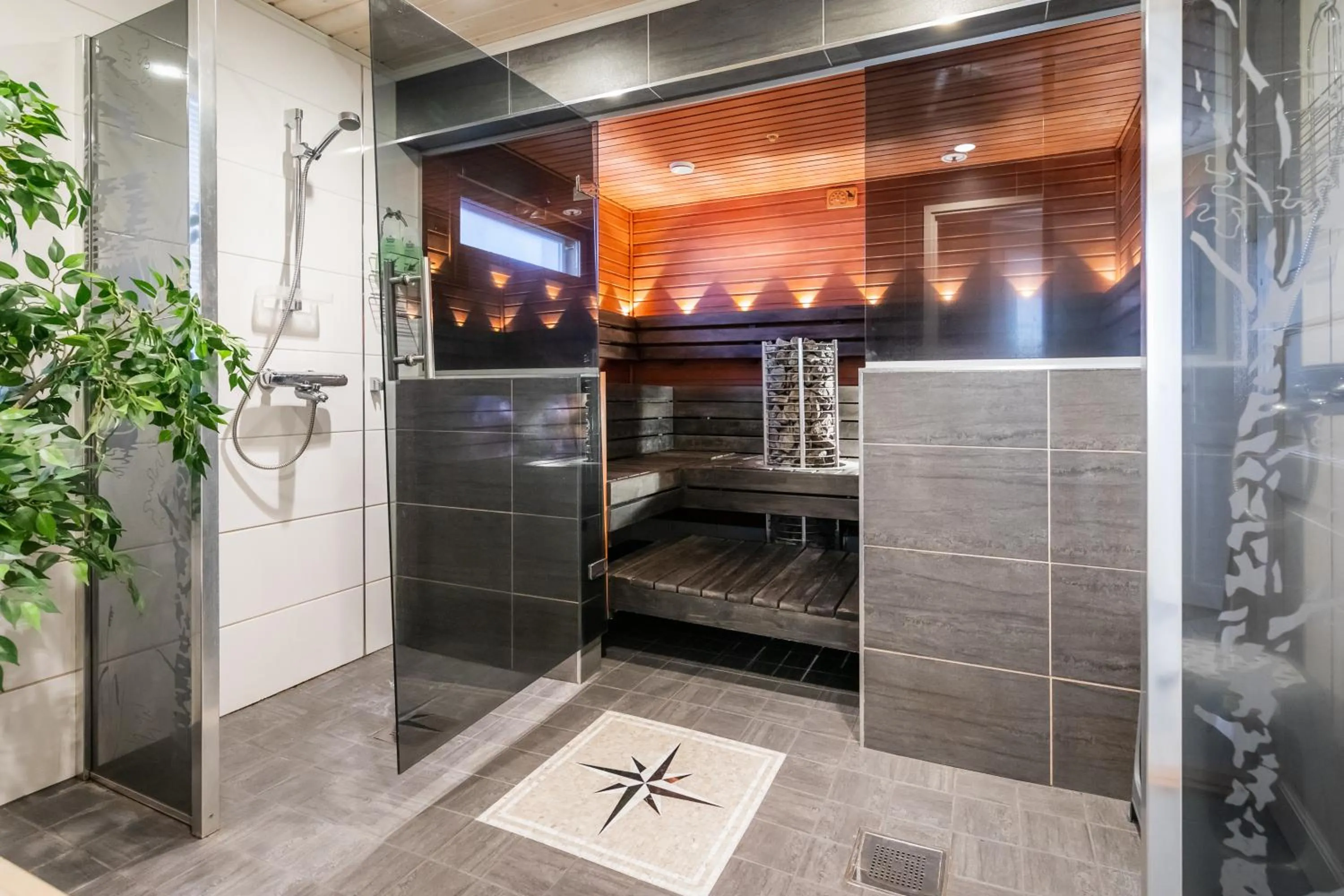 Shower in Lossisaari Tourist Center