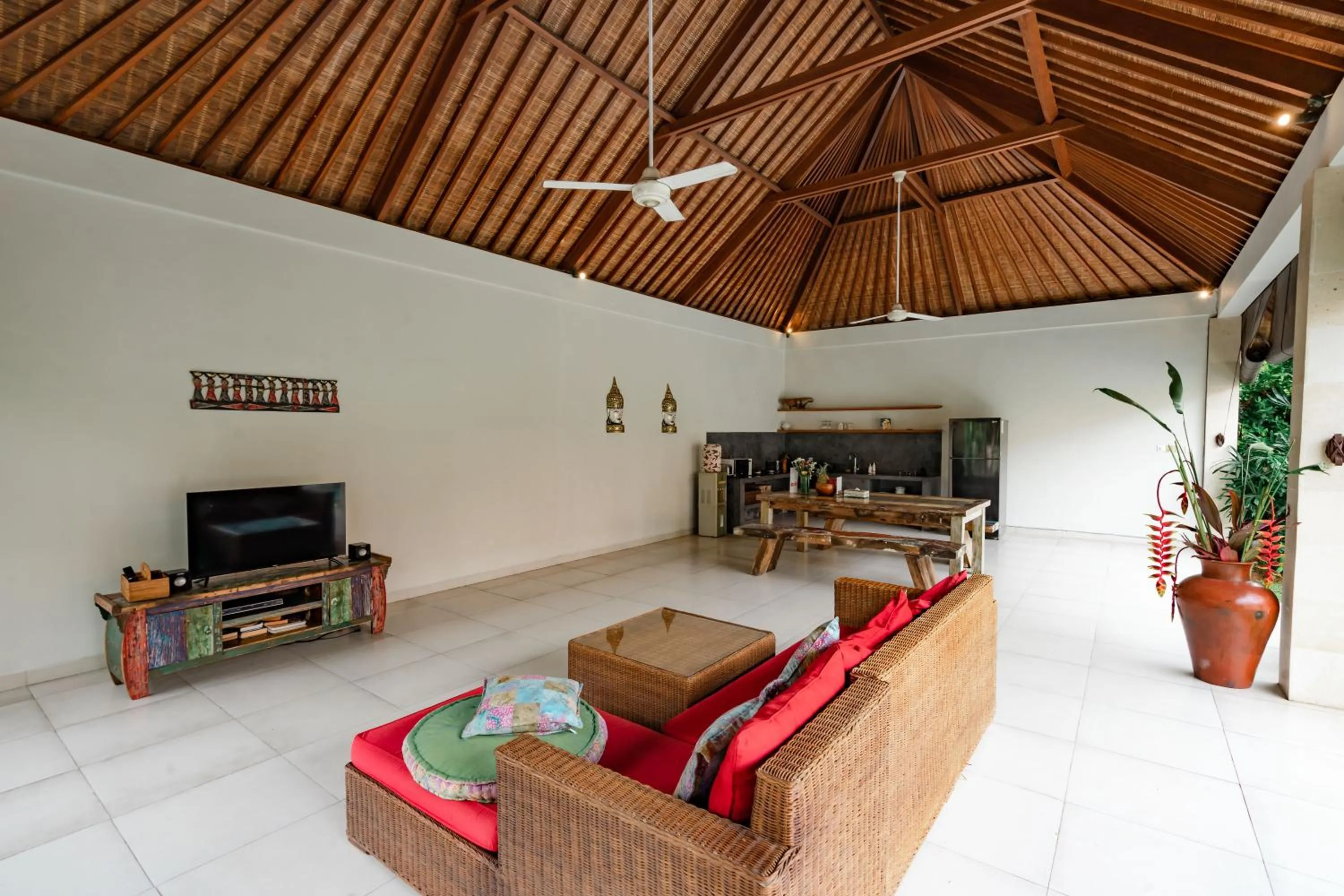 TV and multimedia in Casa Margarita Bali