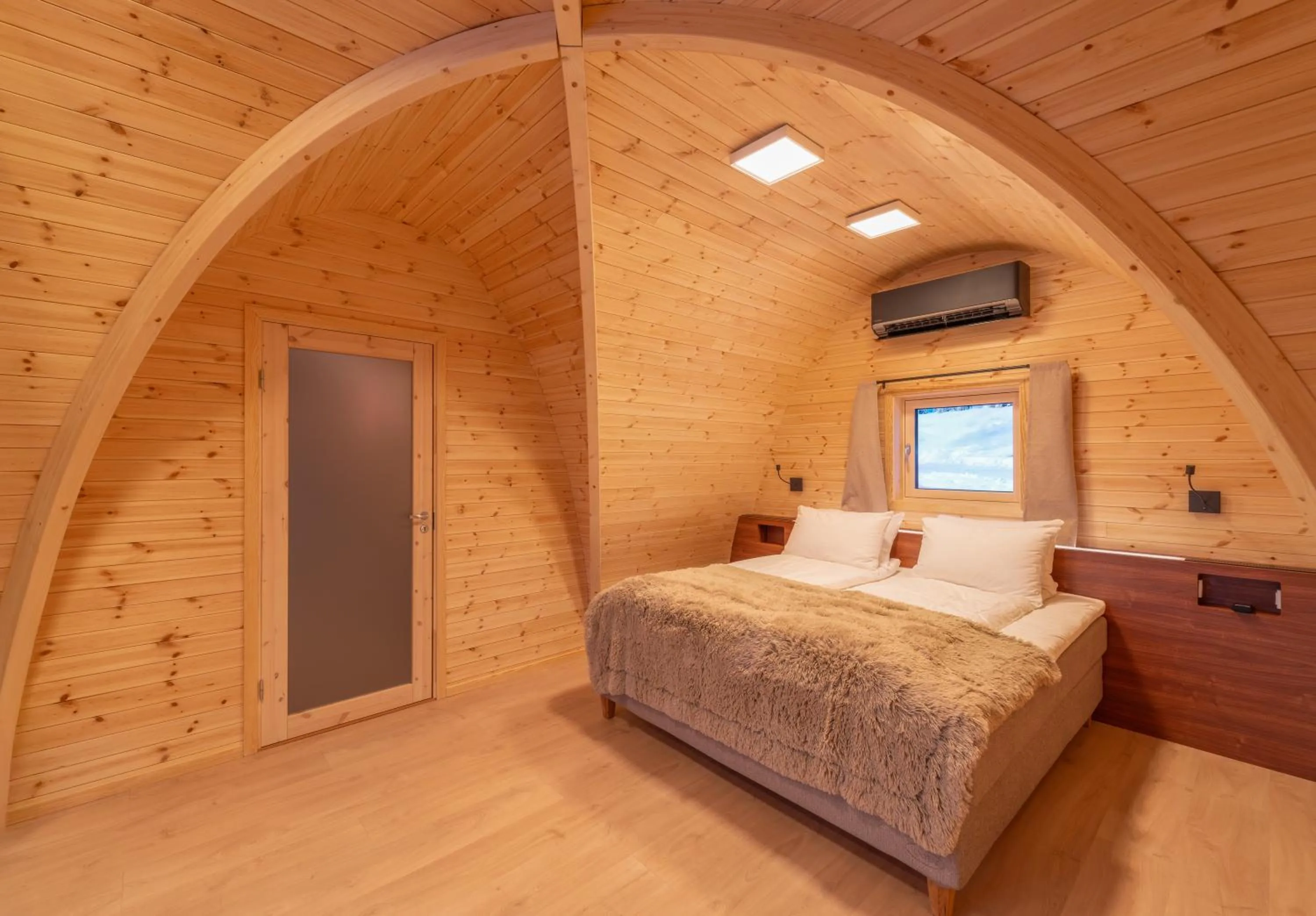 Bed in Snow Resort Kirkenes