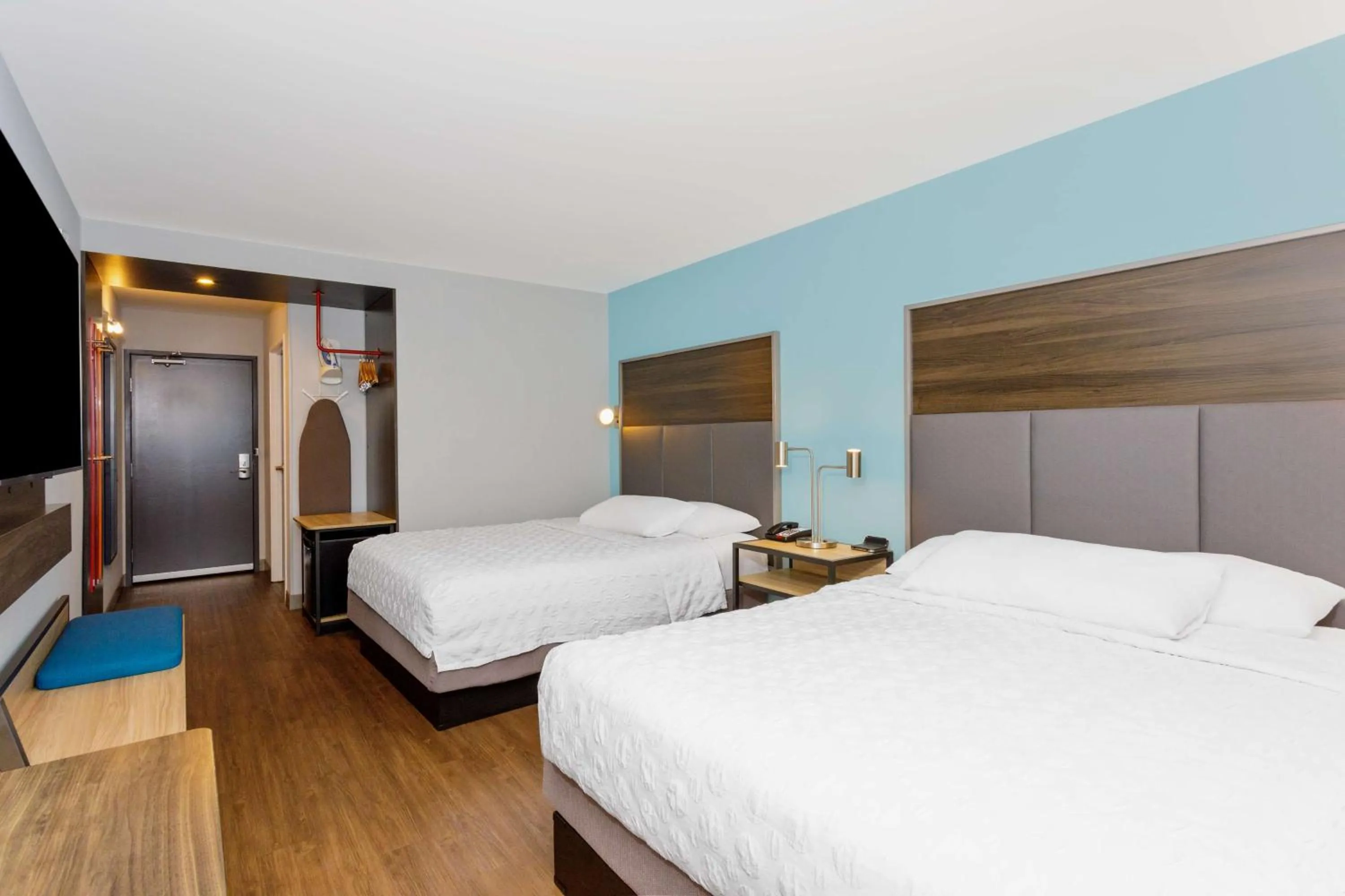 Photo of the whole room, Bed in Tru By Hilton Panama City Beach