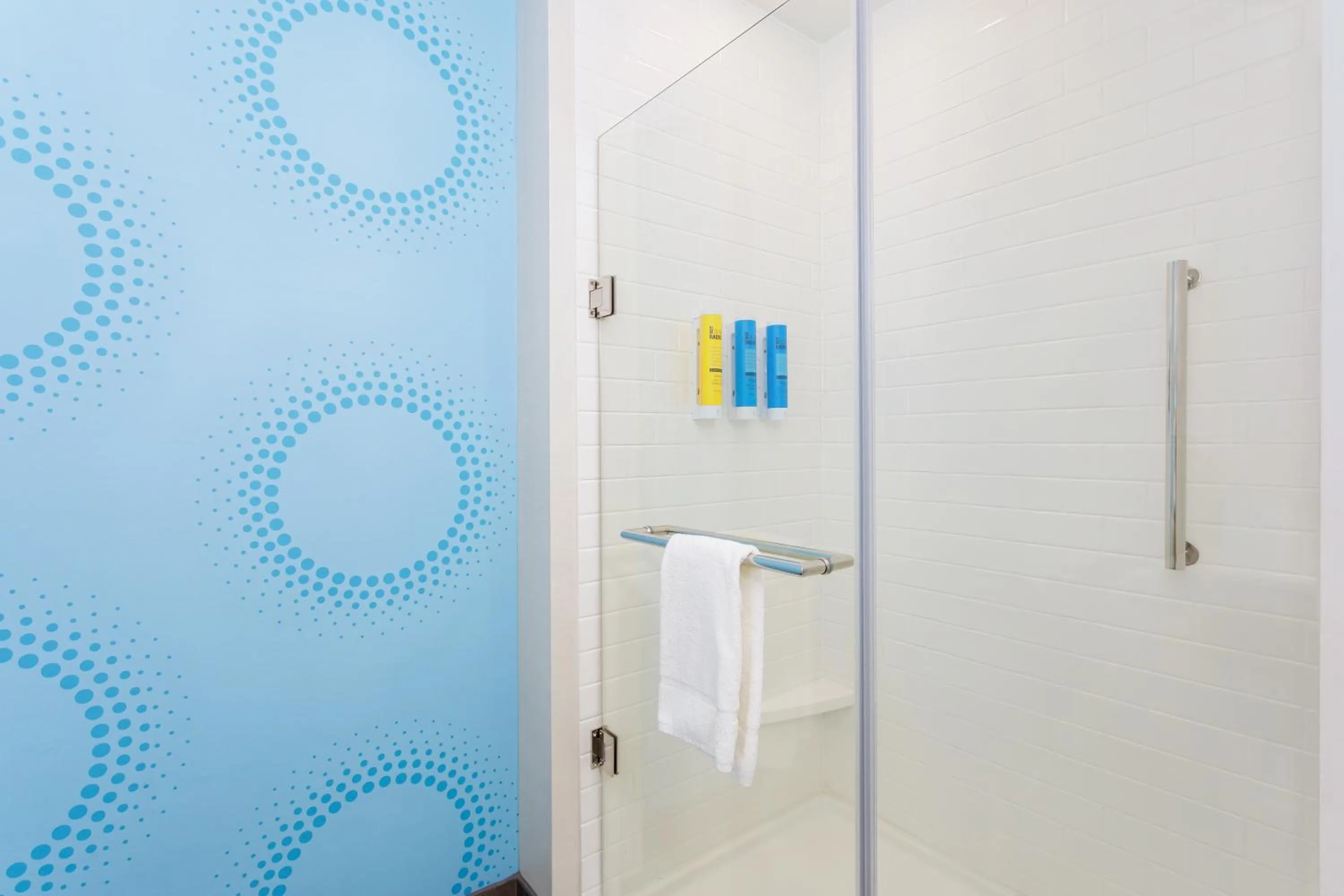 Shower in Tru By Hilton Panama City Beach