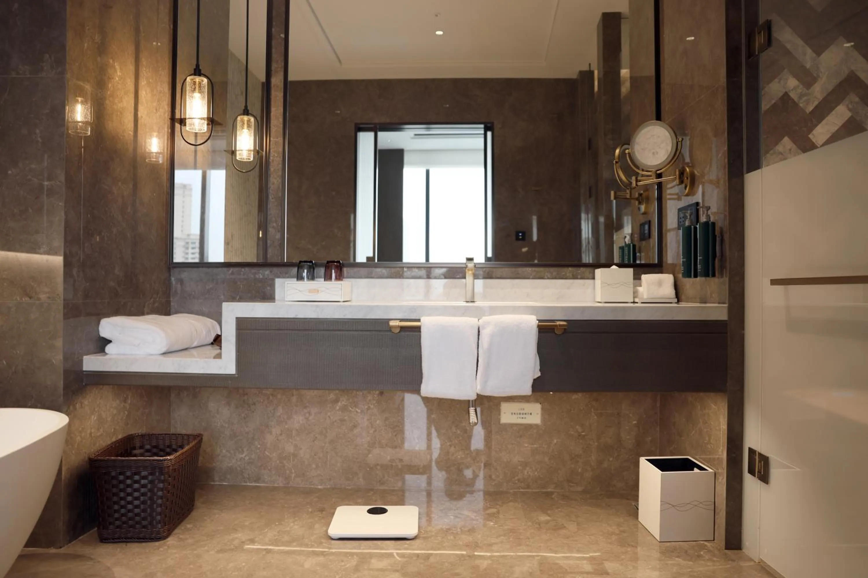 Toilet in Hilton Changshu