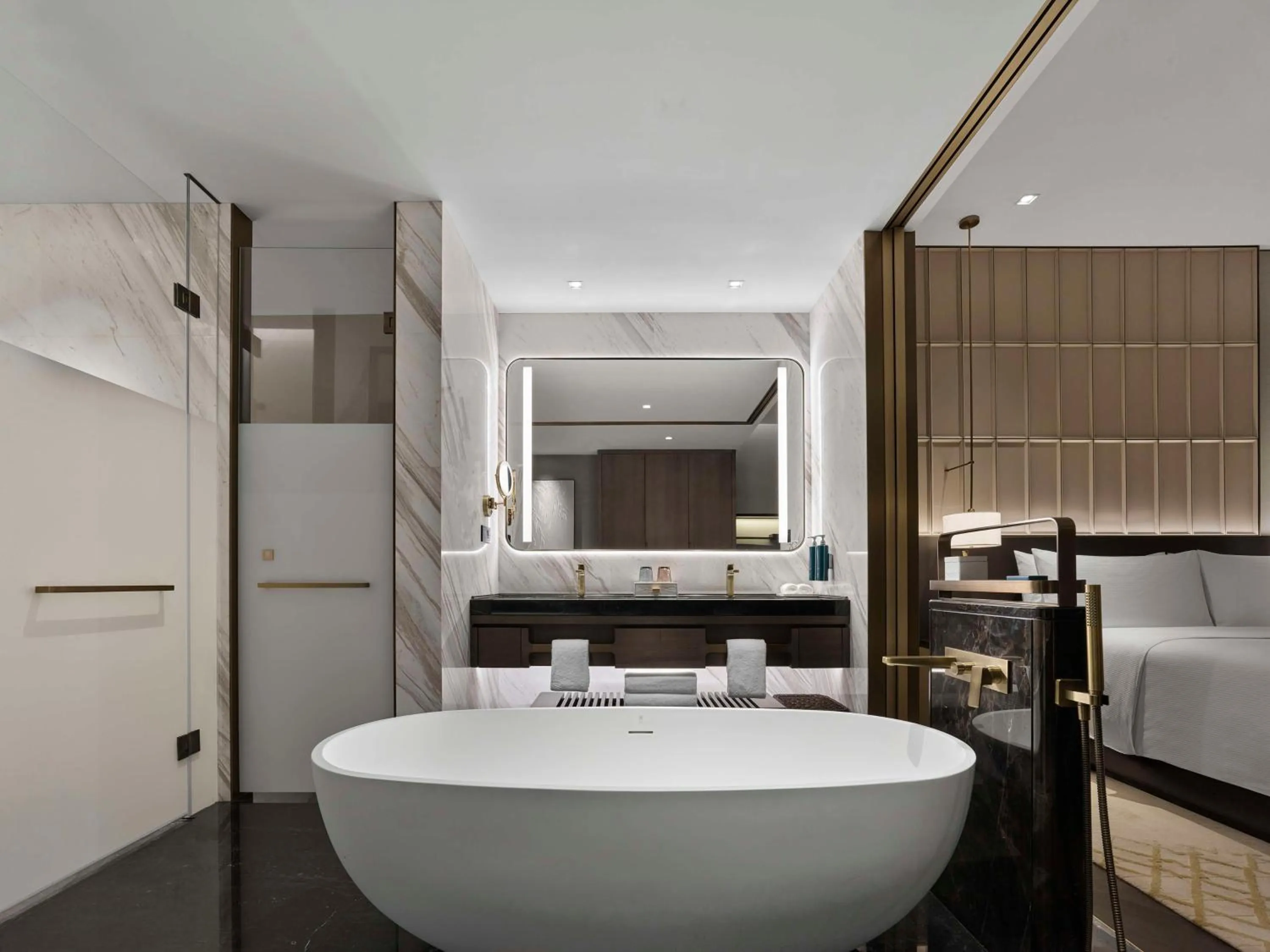 Bathroom, Bed in Hilton Changshu