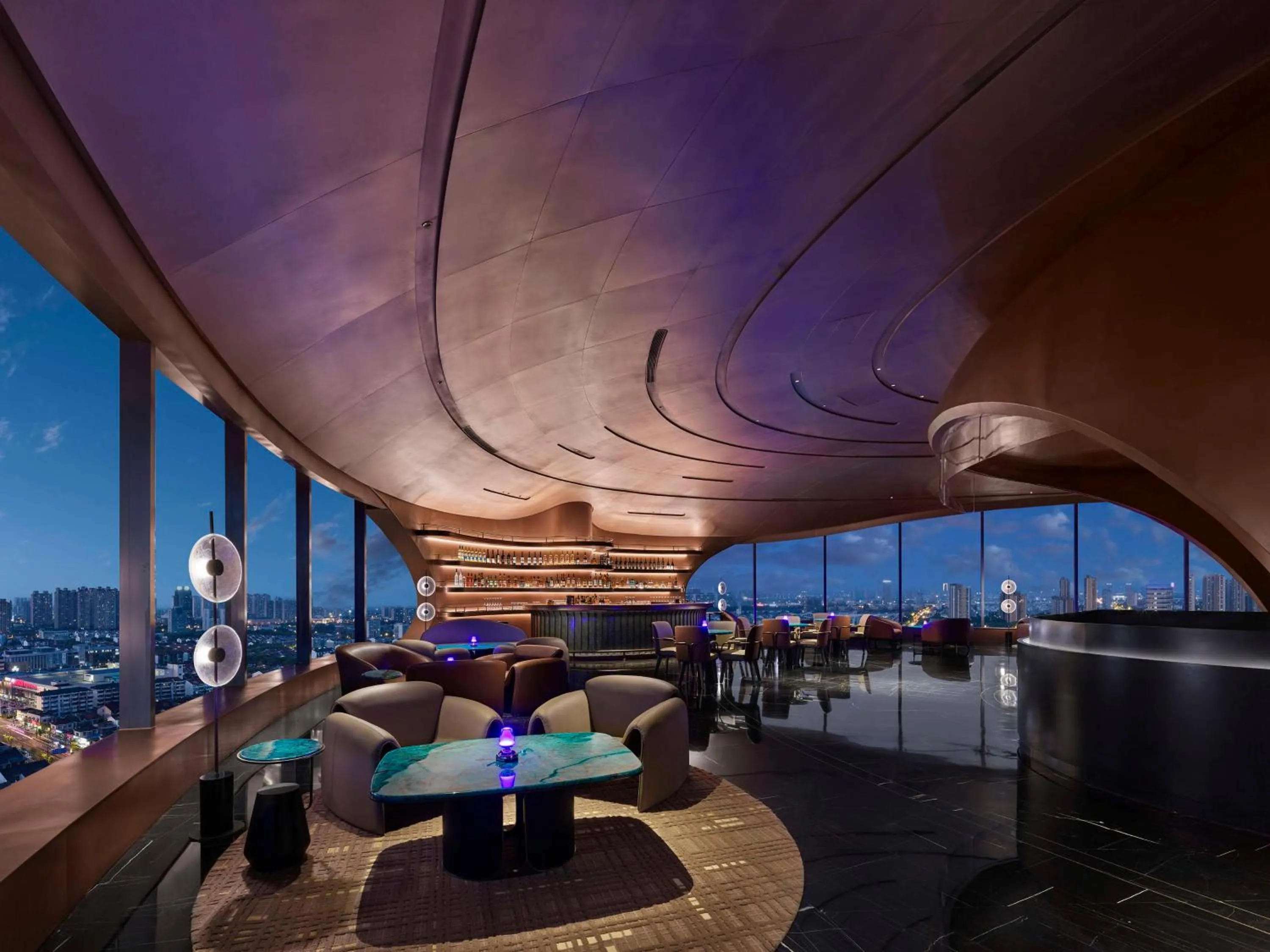 Lounge or bar in Hilton Changshu