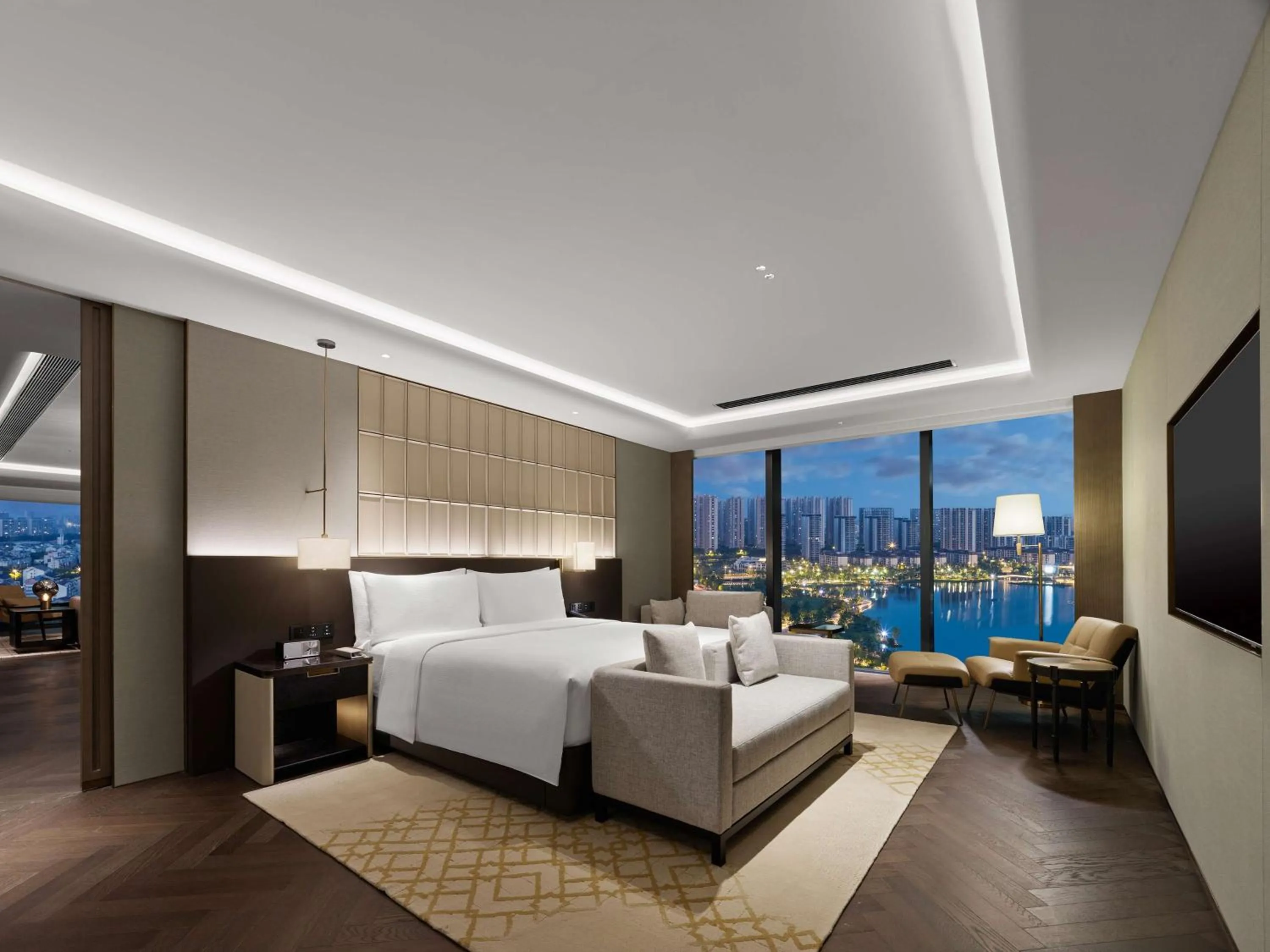 Living room, Bed in Hilton Changshu