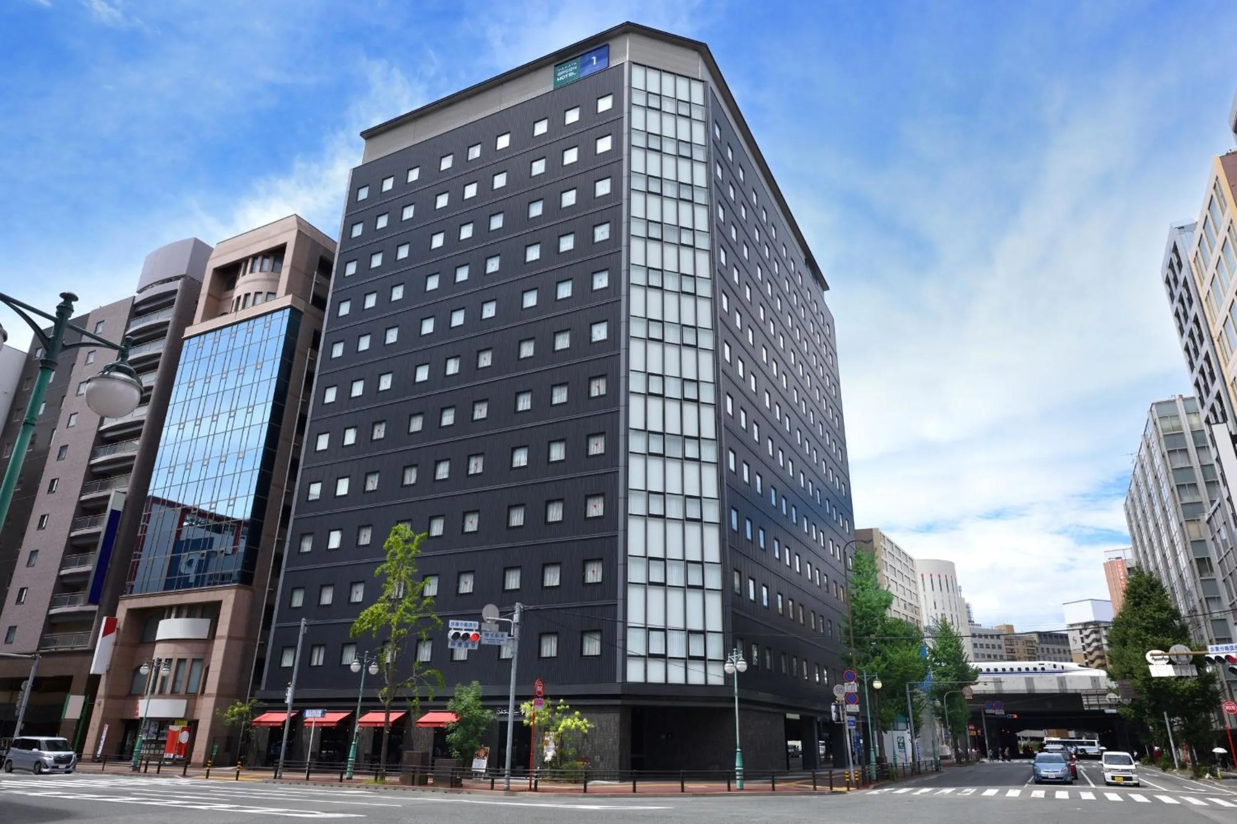 Property building in Hakata Green Hotel No.1