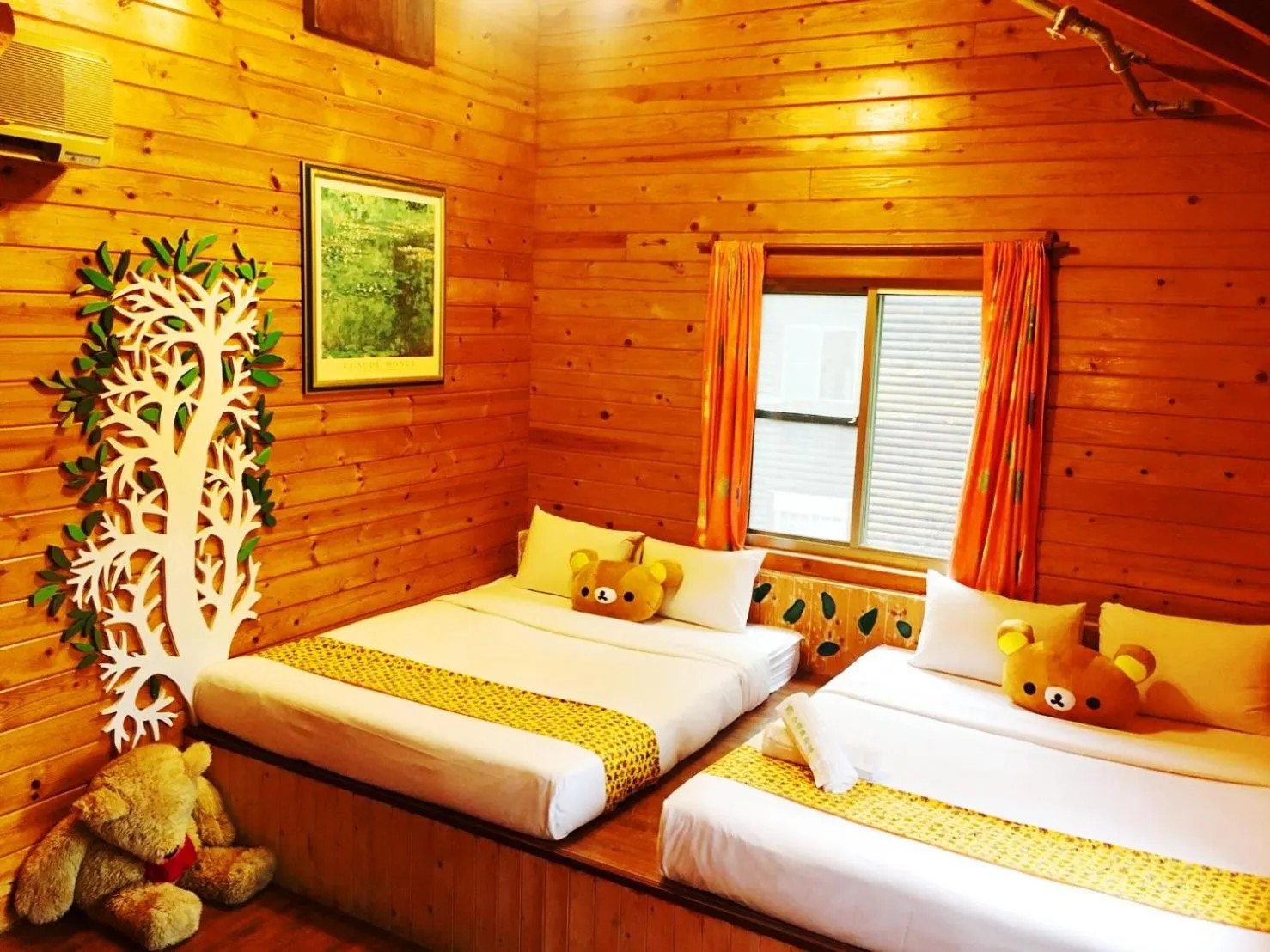 Bed in Master Bear Resort