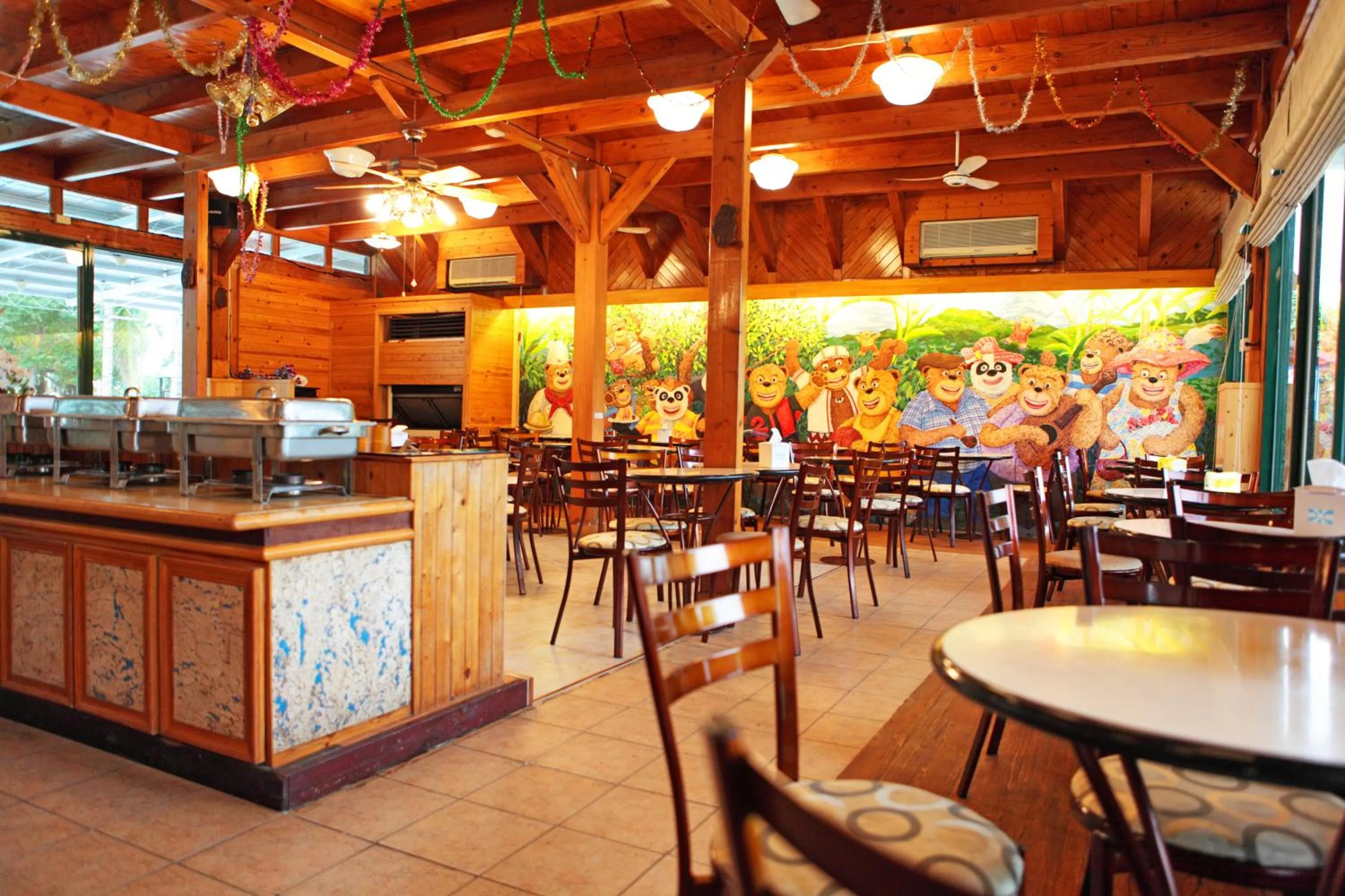 Restaurant/places to eat in Master Bear Resort