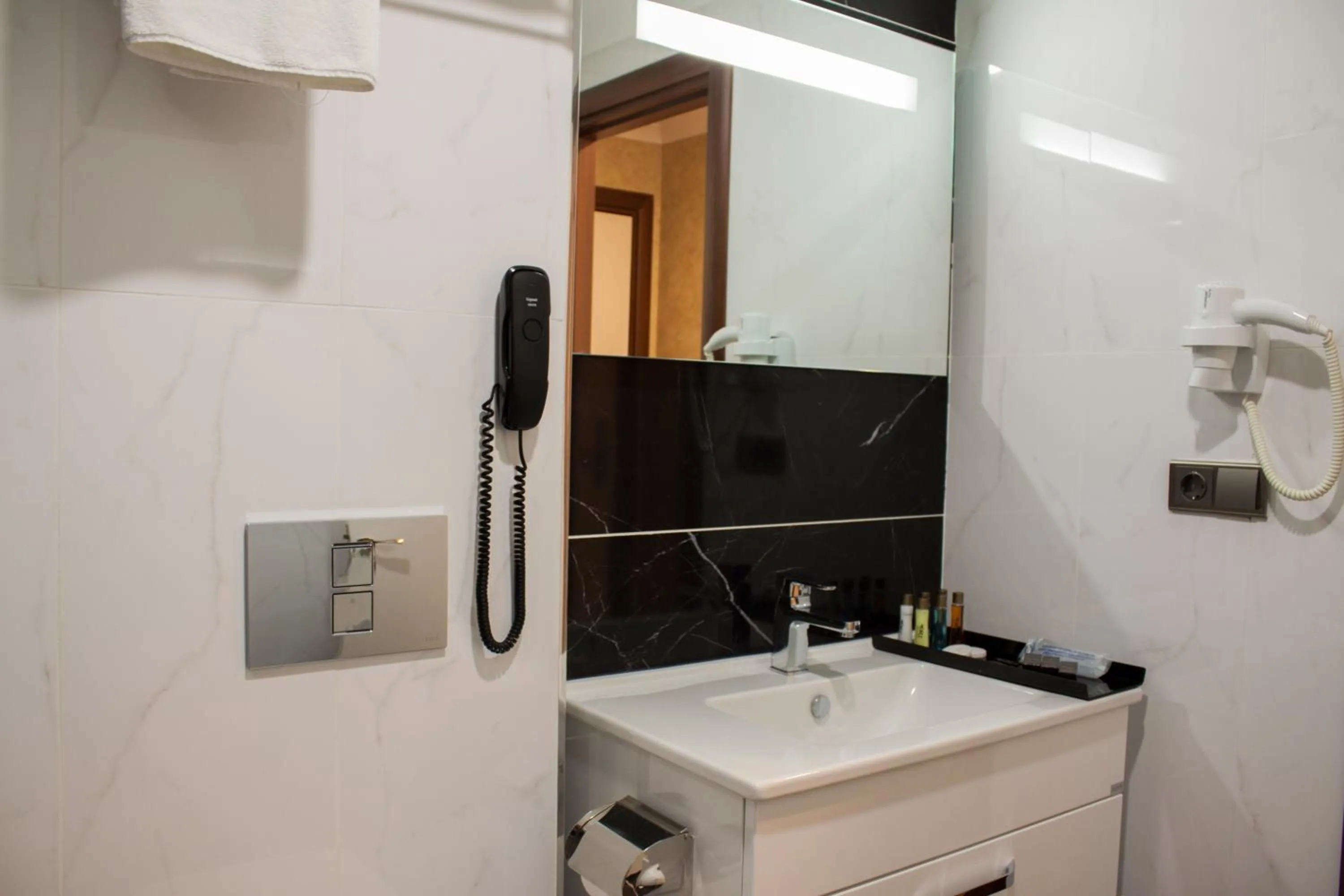 Bathroom in Gorukle Oruc Hotel