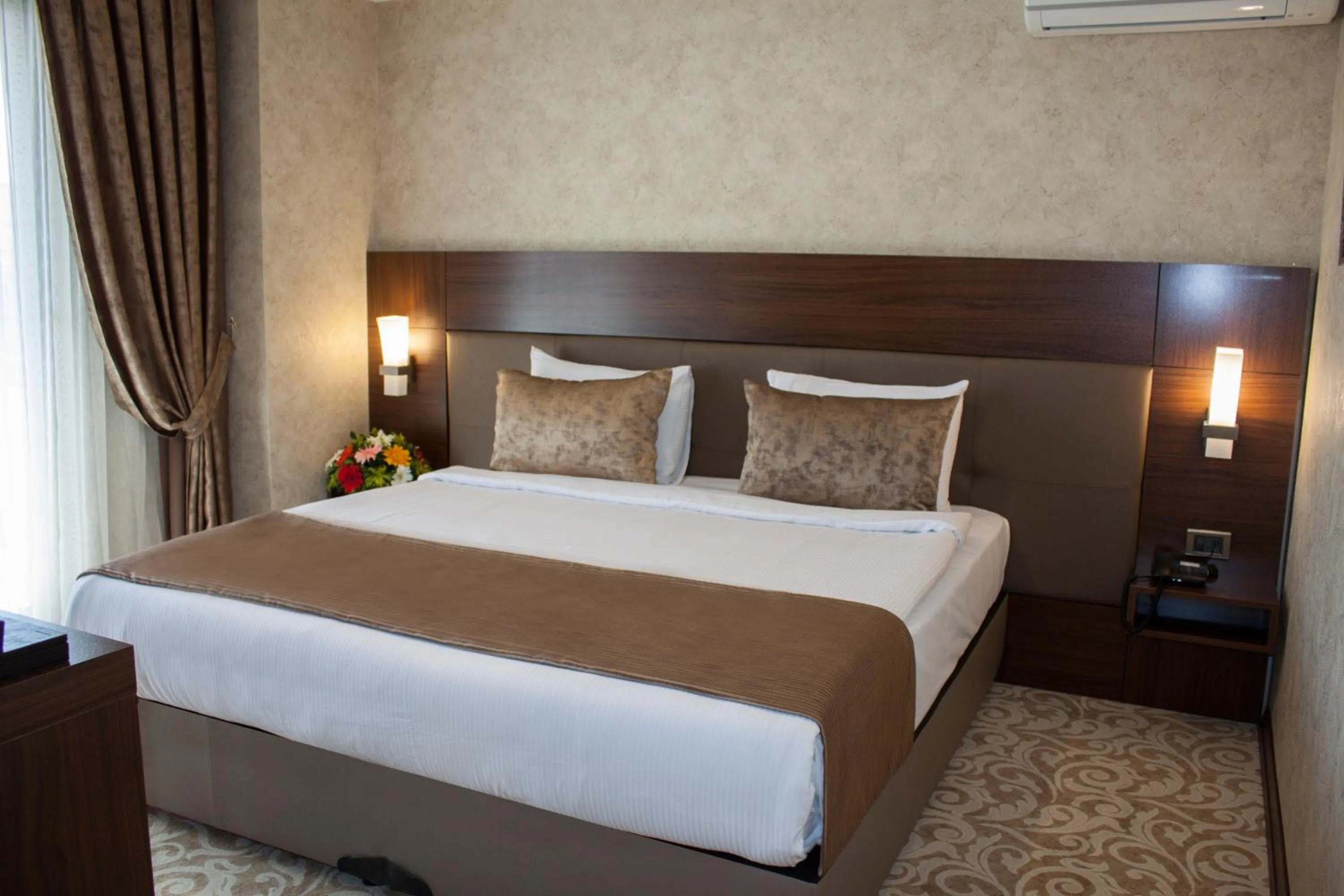 Photo of the whole room, Bed in Gorukle Oruc Hotel