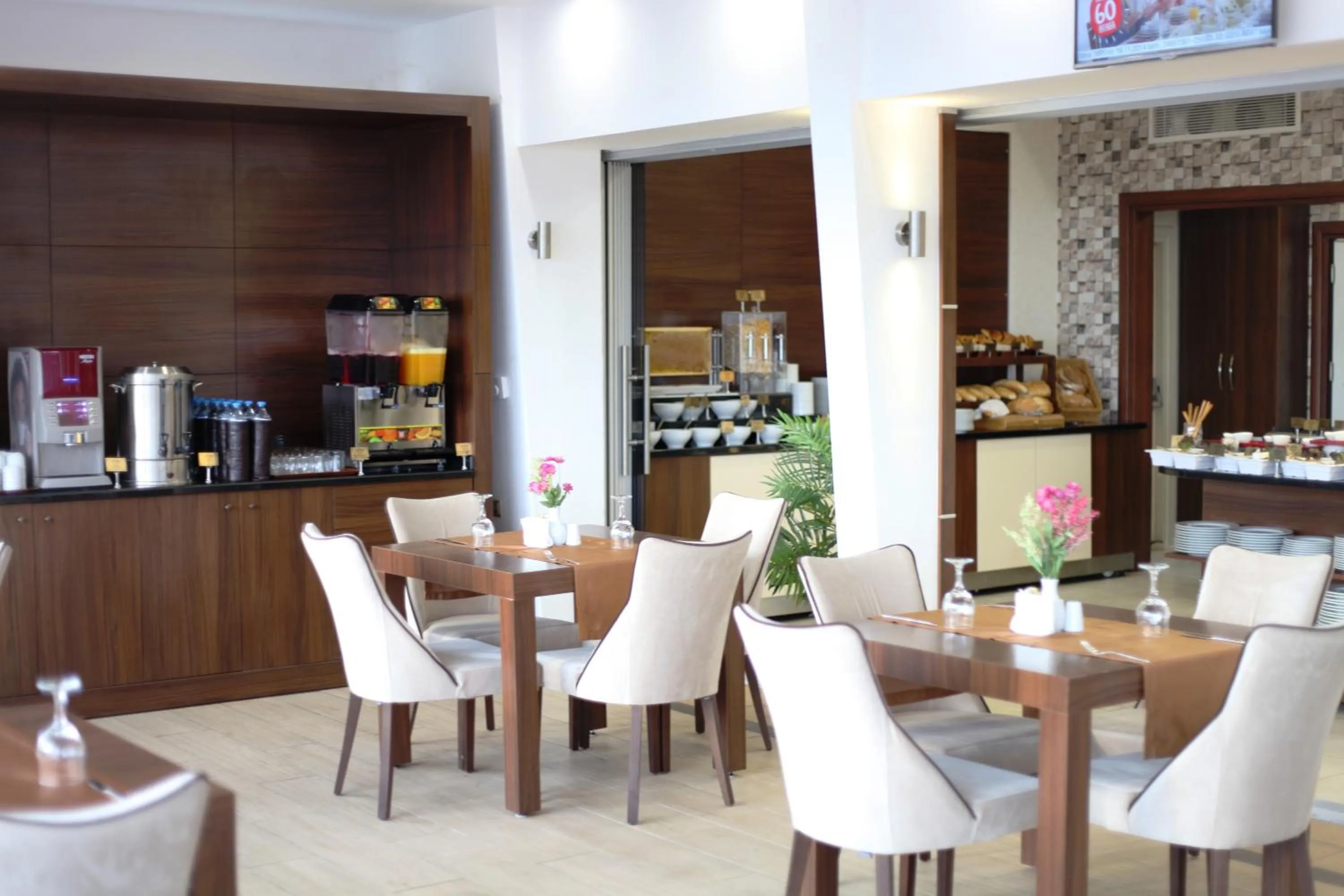 Restaurant/places to eat in Gorukle Oruc Hotel