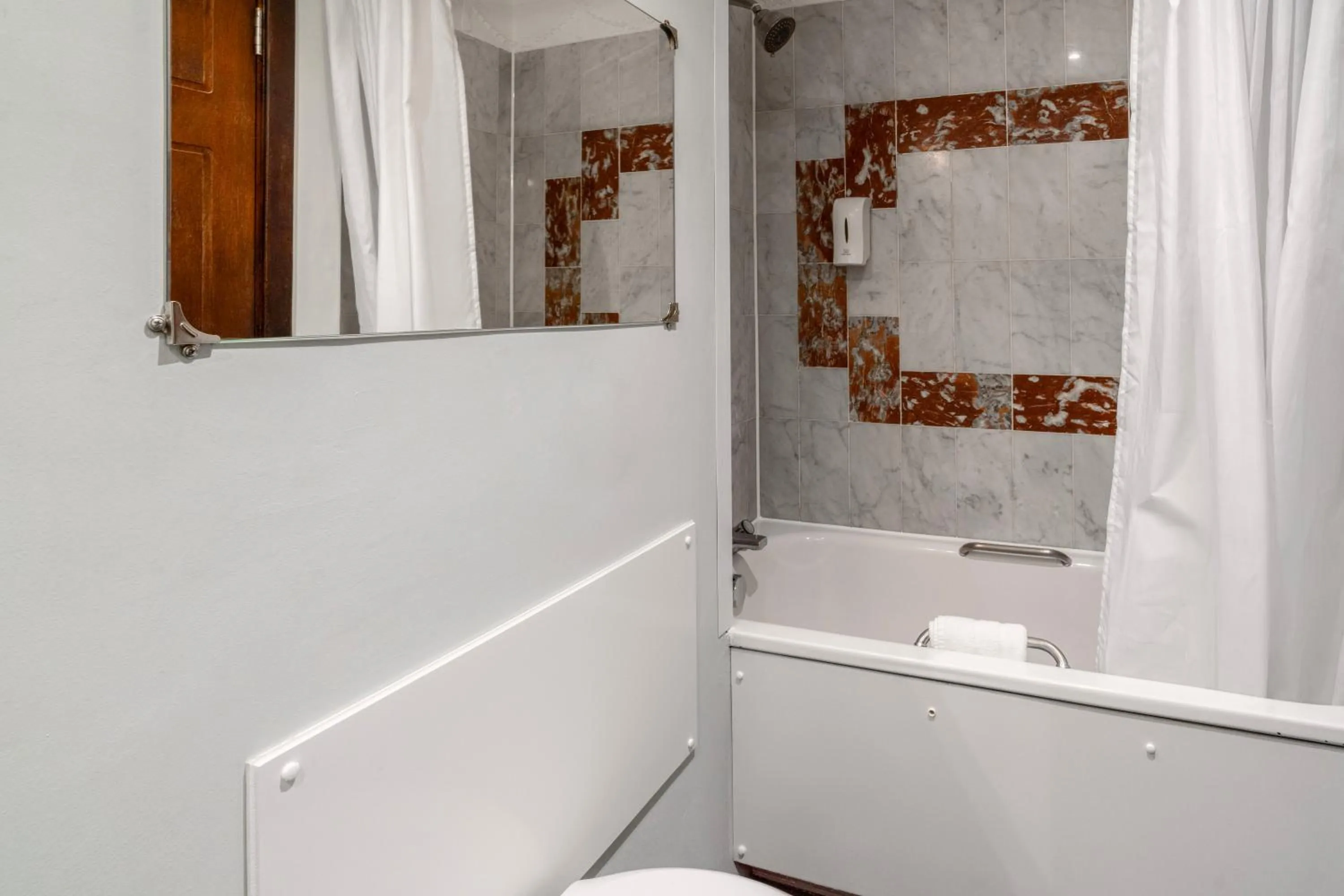 Bathroom in Britannia International Hotel Canary Wharf