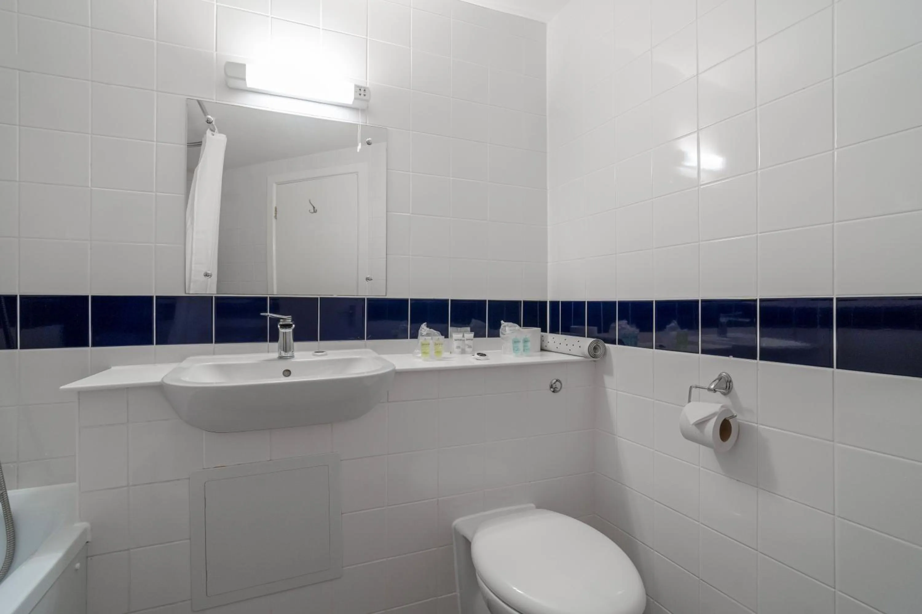 Bathroom in Britannia International Hotel Canary Wharf