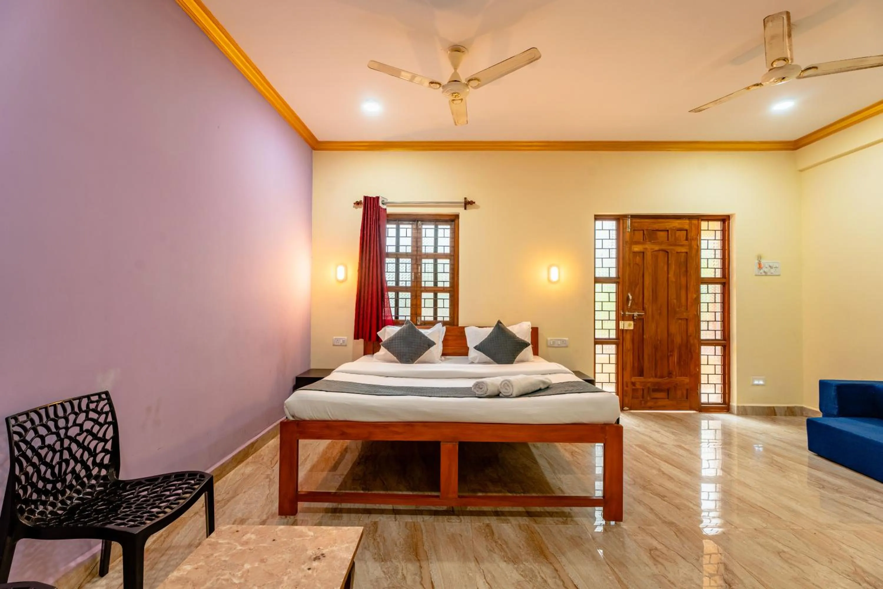 Bed in Tropical Beach Walk