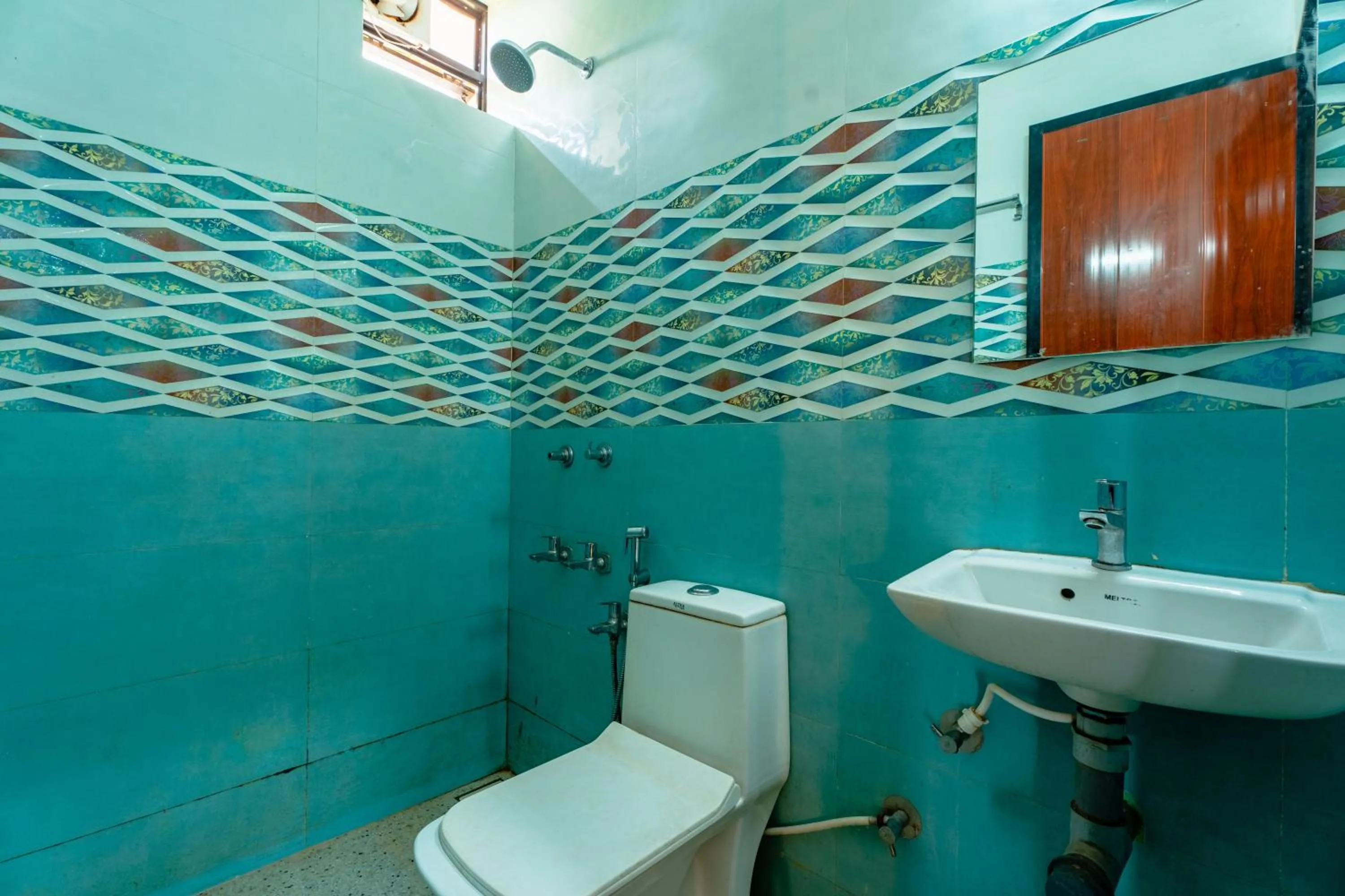 Shower in Tropical Beach Walk